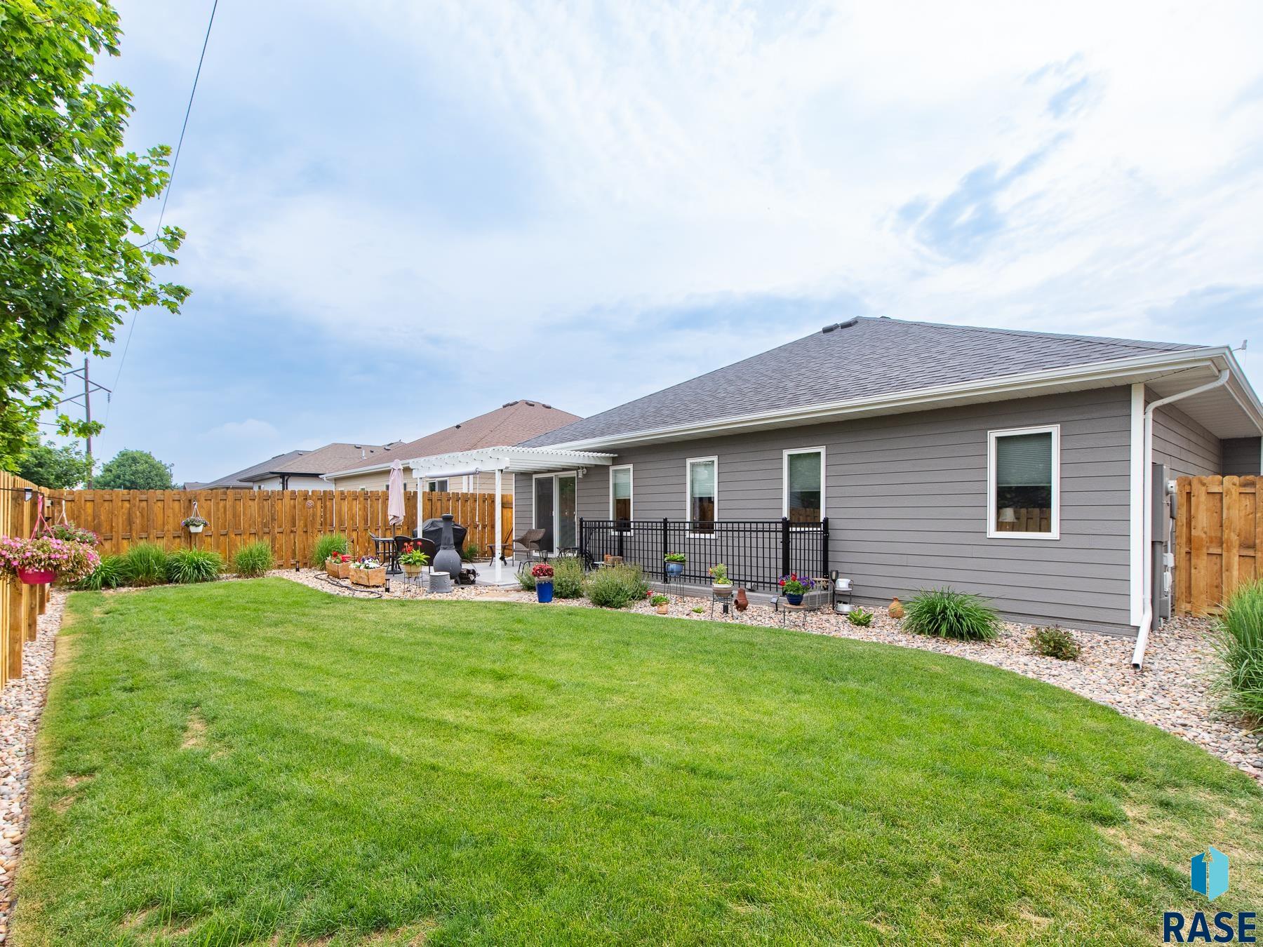313 Spring Pl