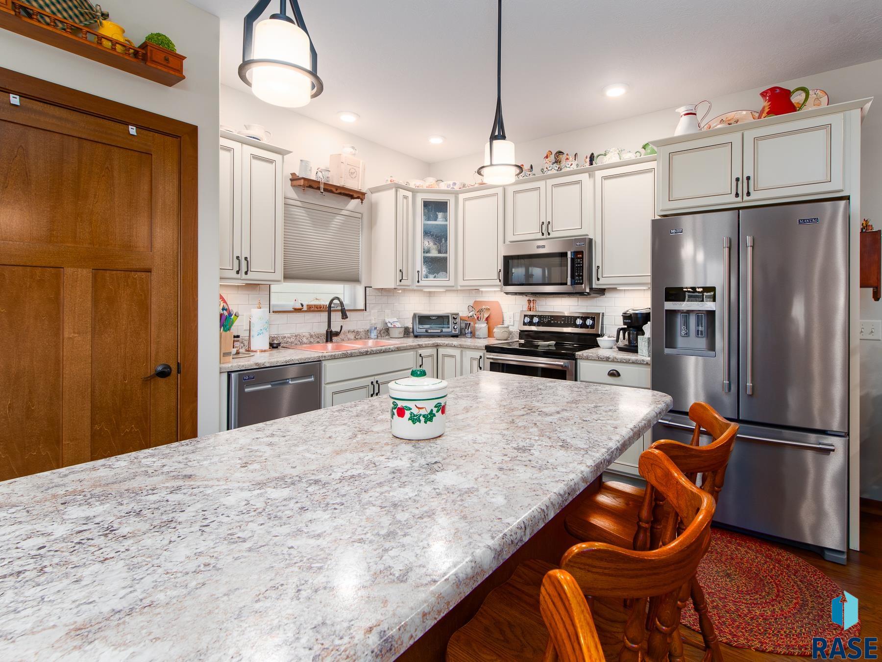 313 Spring Pl