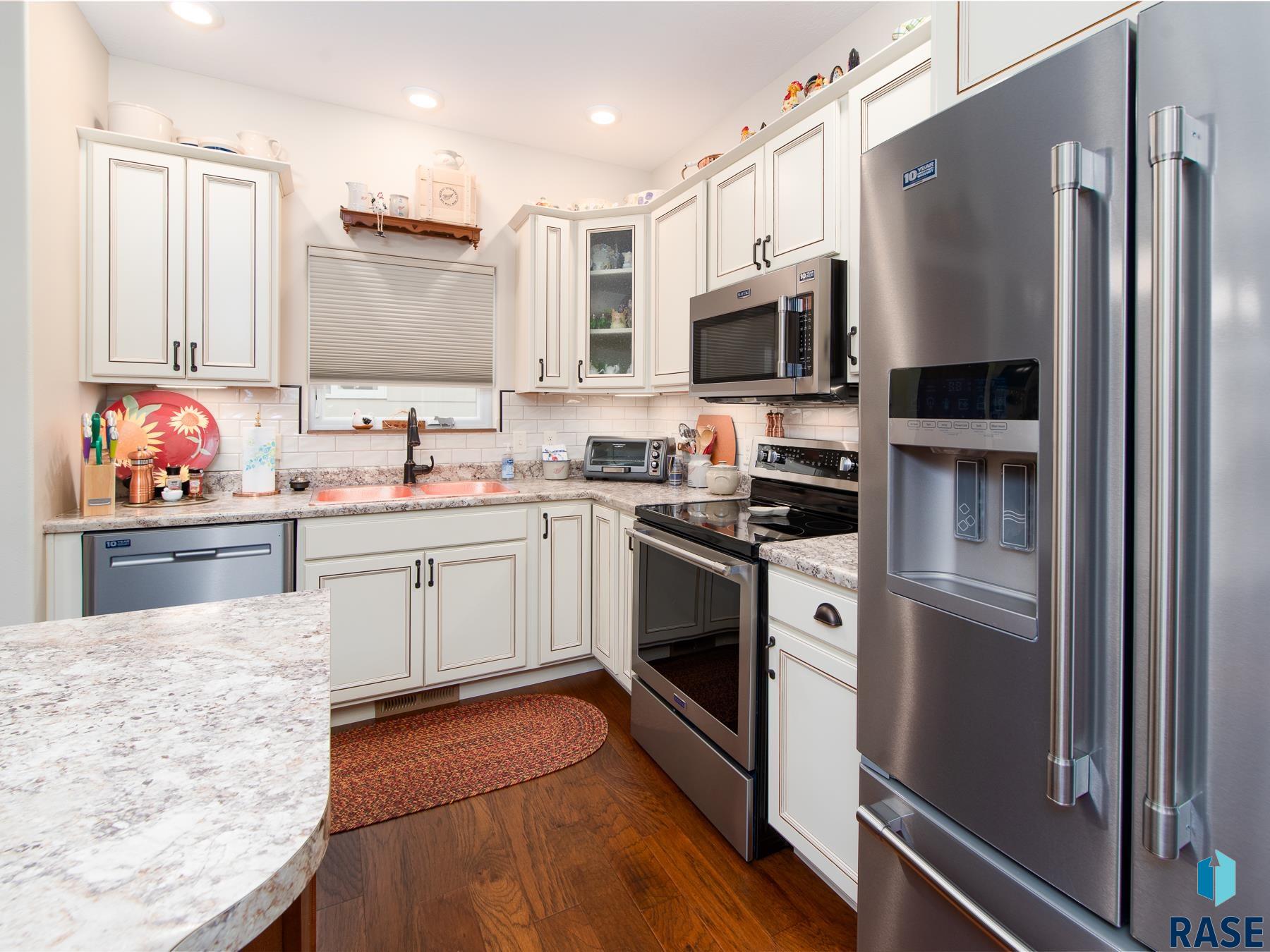 313 Spring Pl