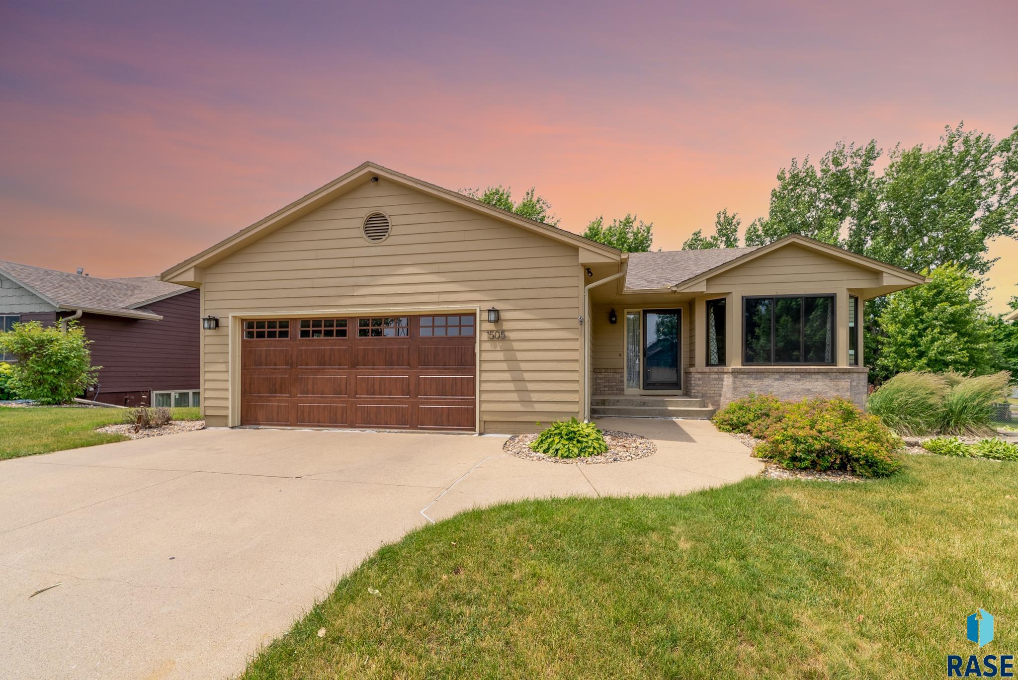1505 s sunny view drive sioux falls sd 57110