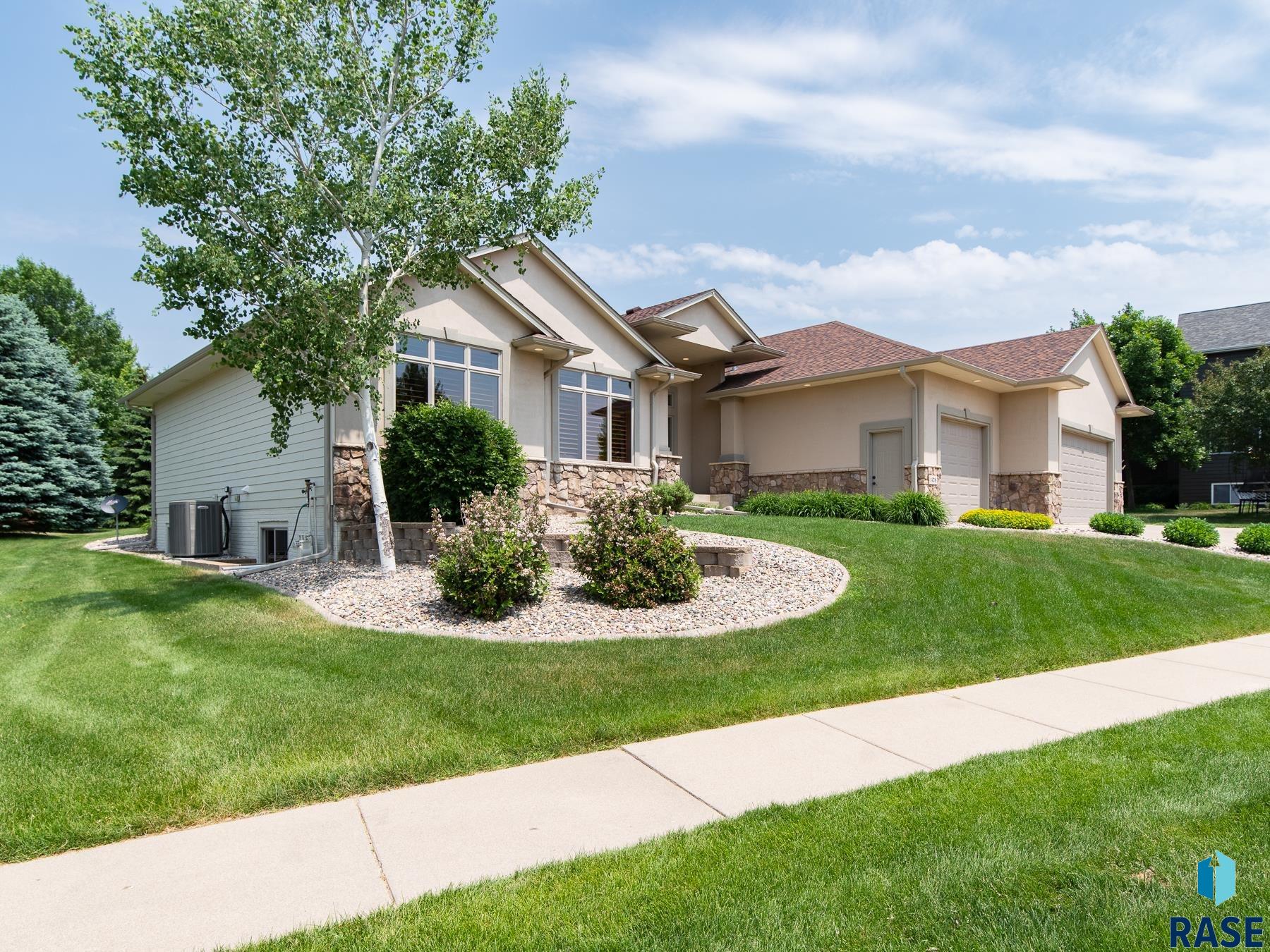 1408 W LaQuinta St