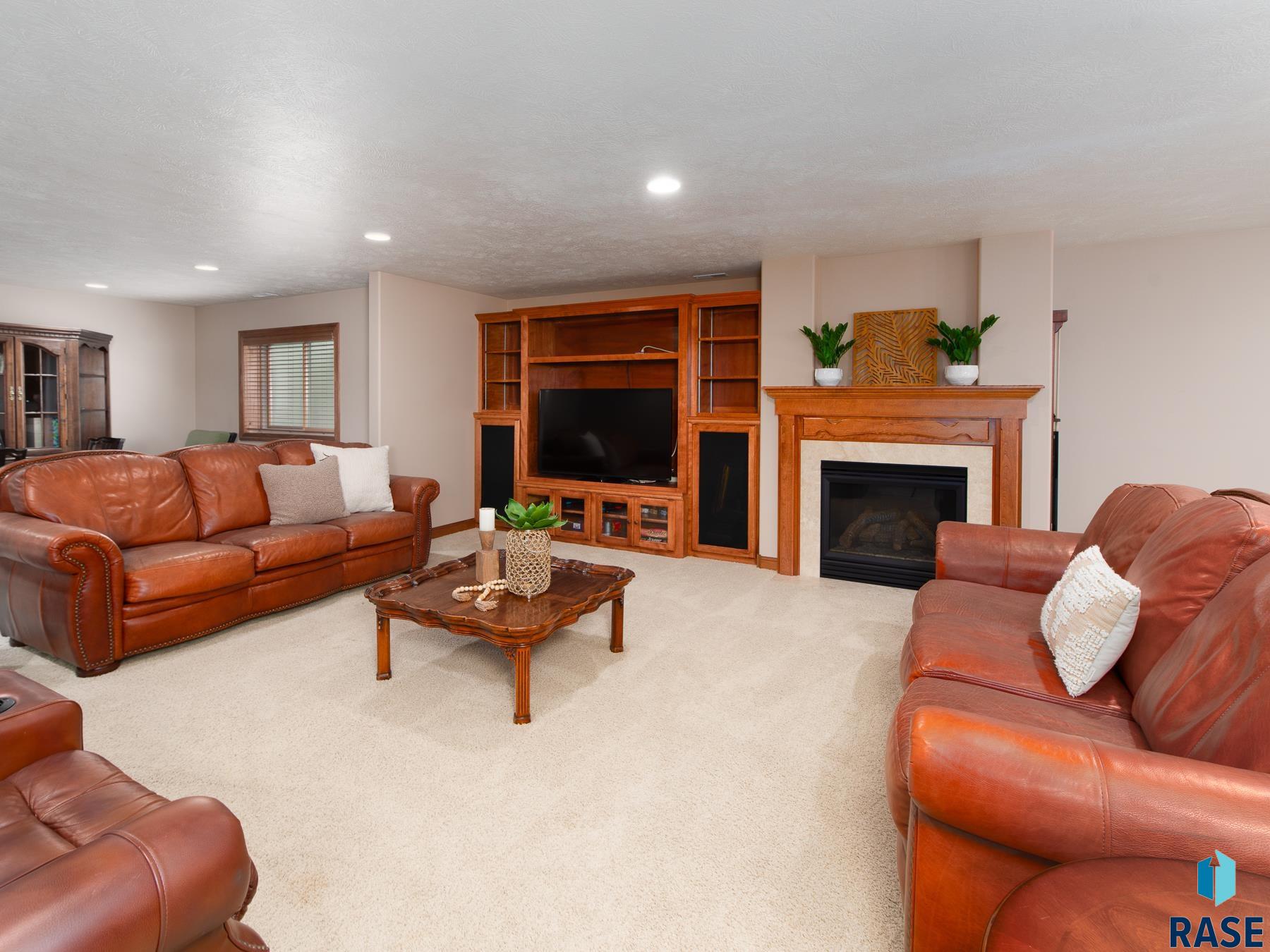 1408 W LaQuinta St