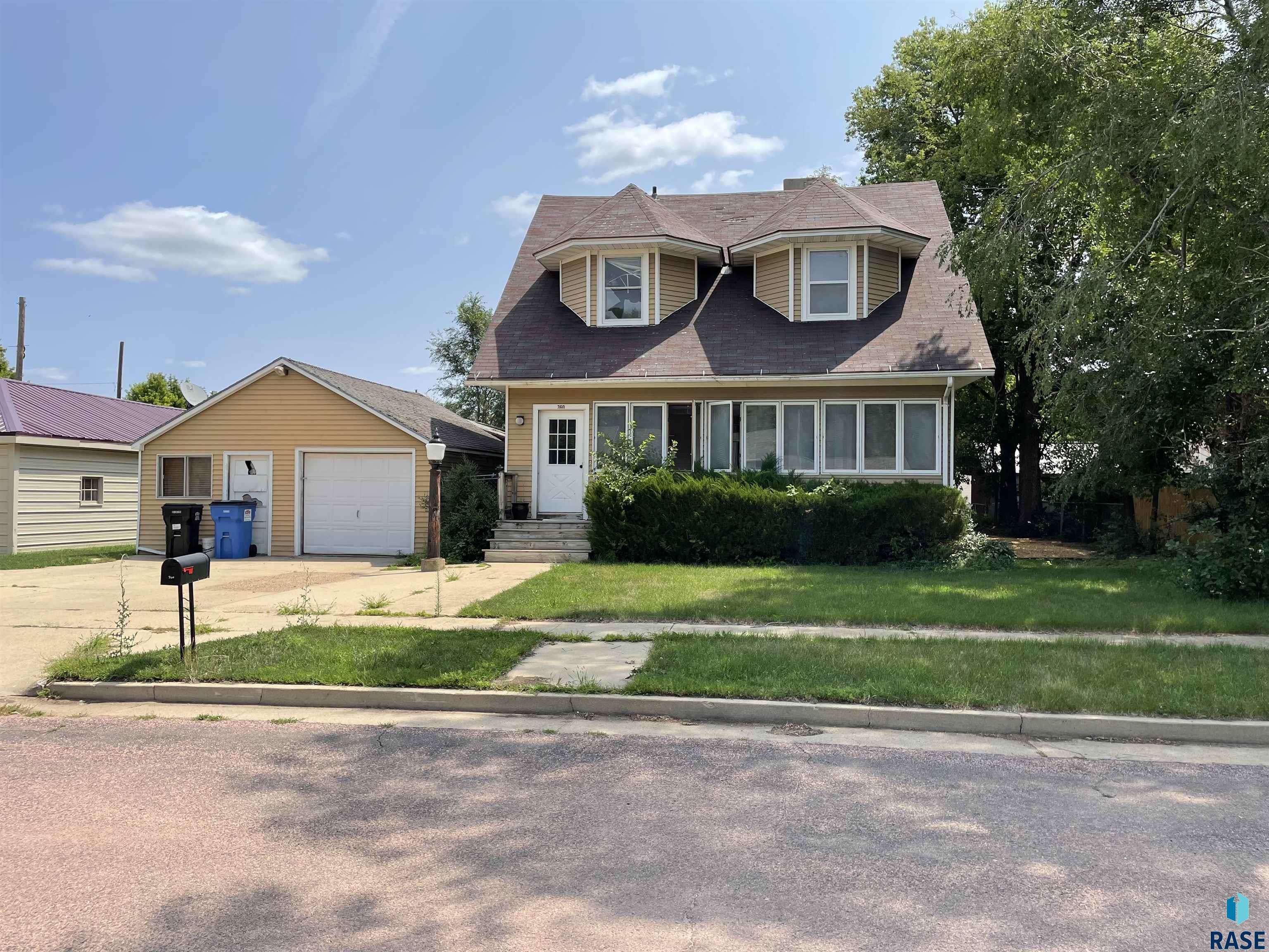 360 N Cherry Ave