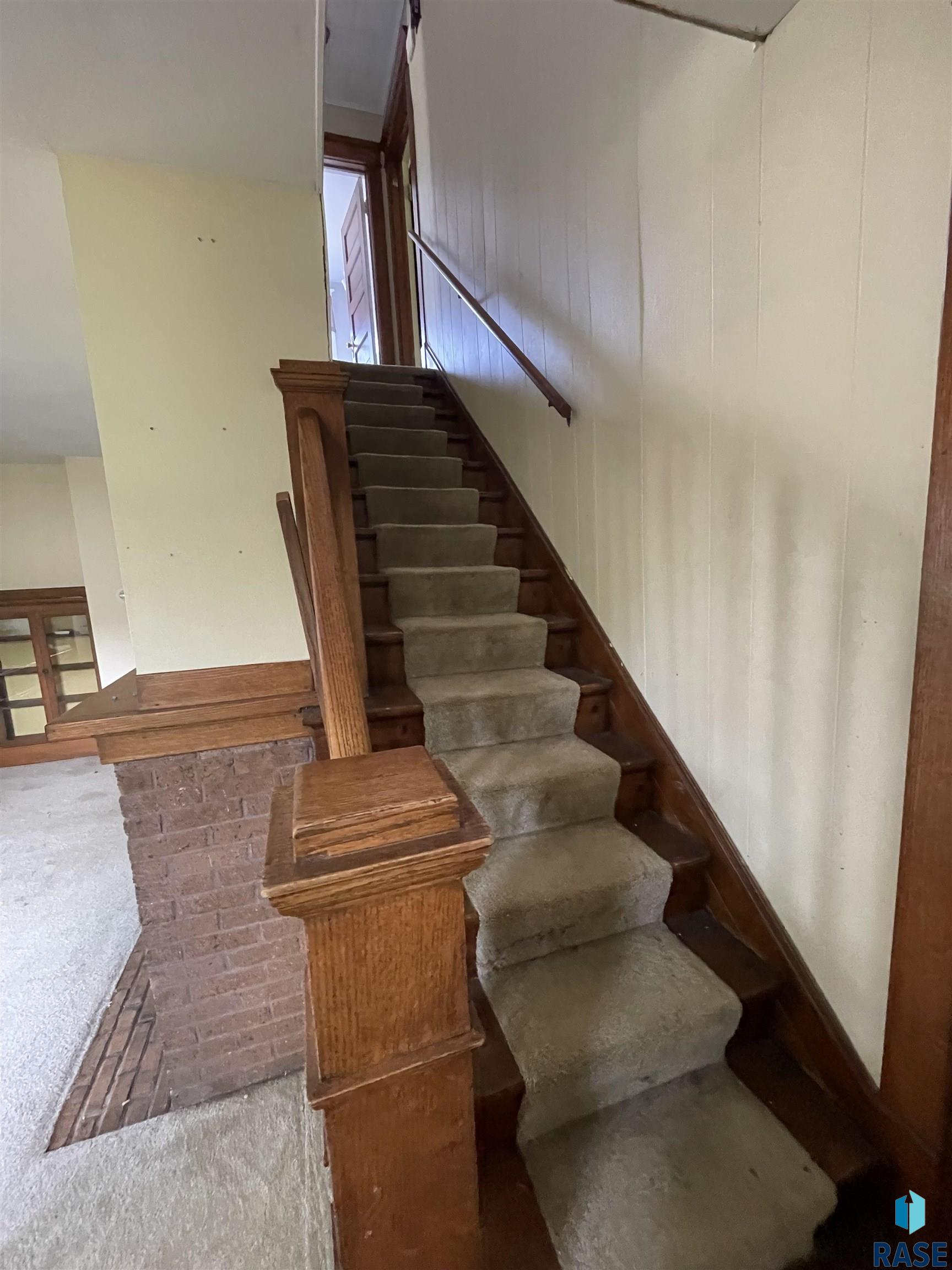 360 N Cherry Ave