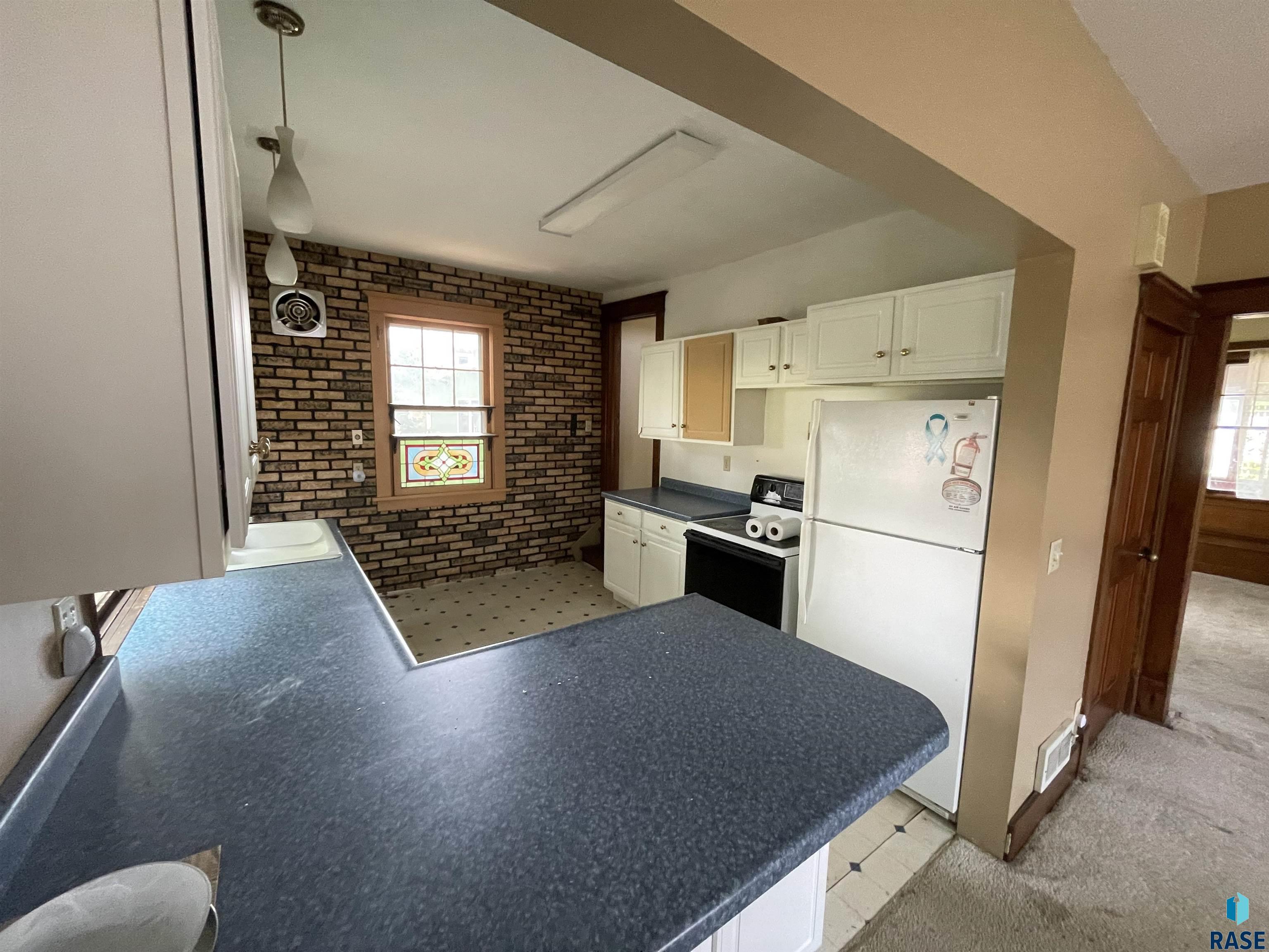 360 N Cherry Ave