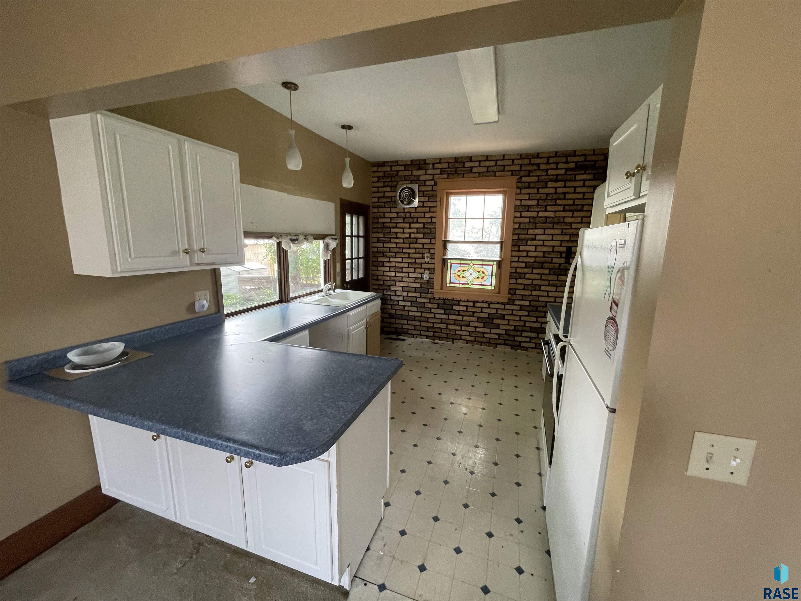 360 N Cherry Ave