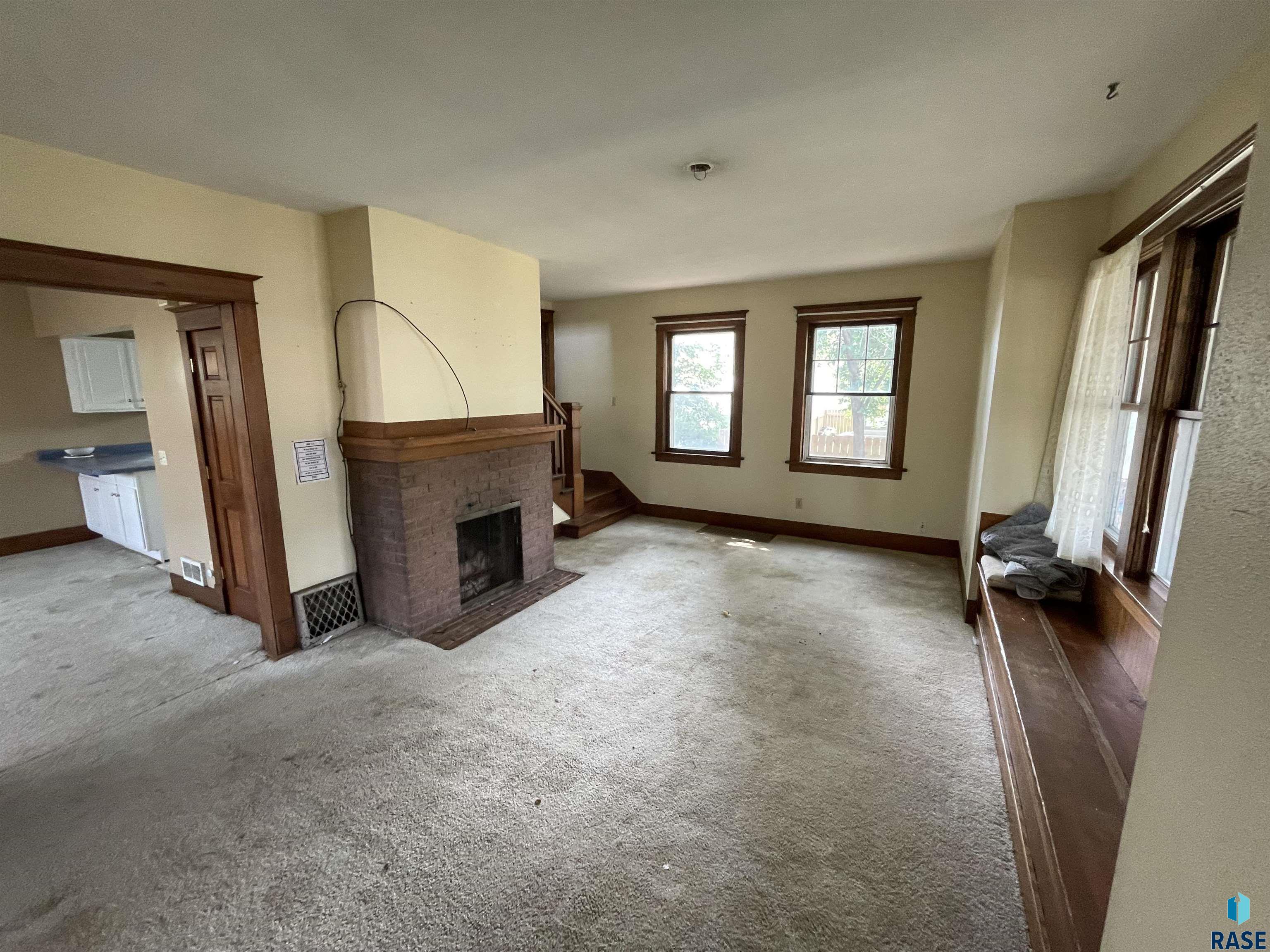 360 N Cherry Ave
