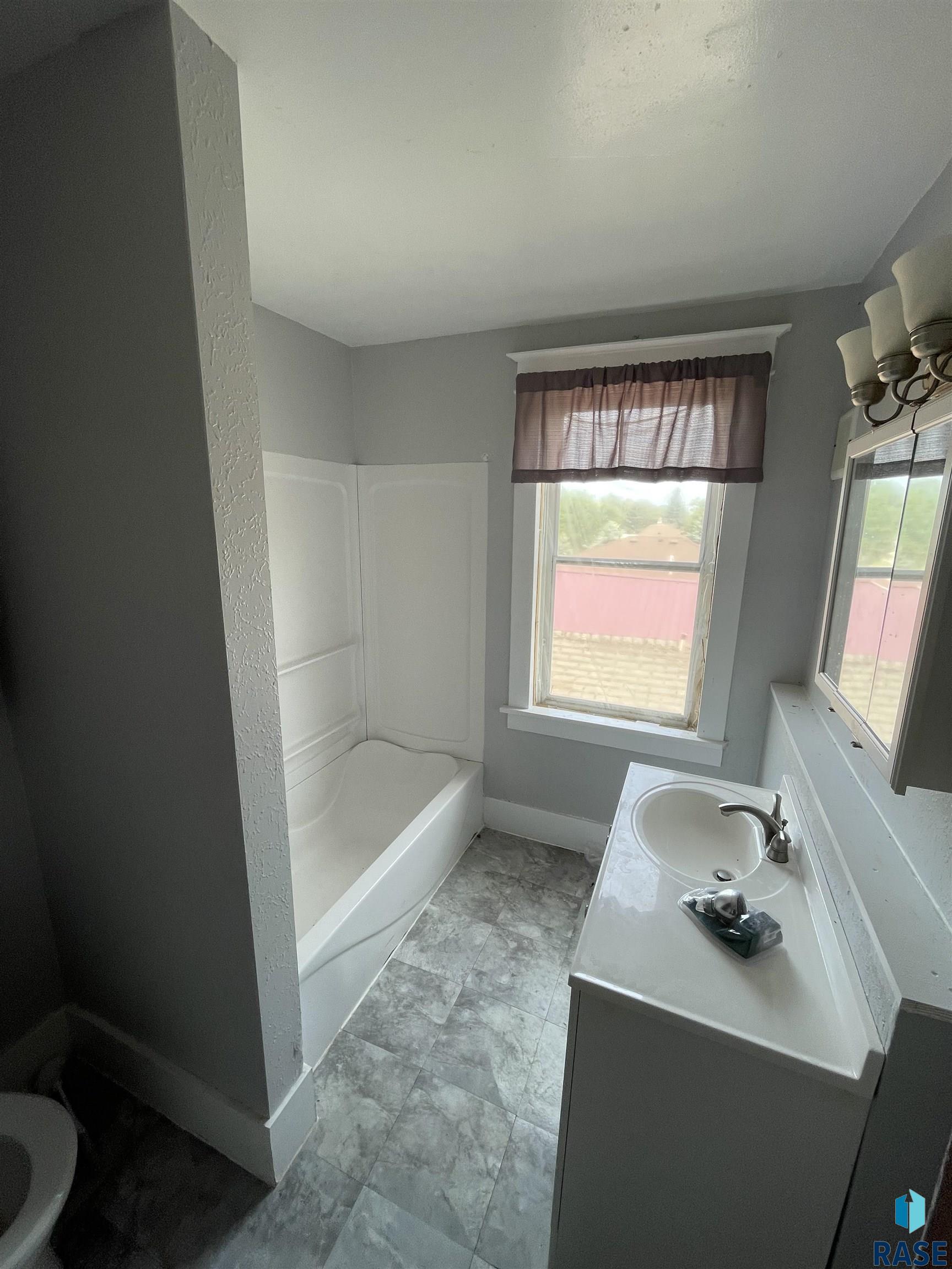360 N Cherry Ave
