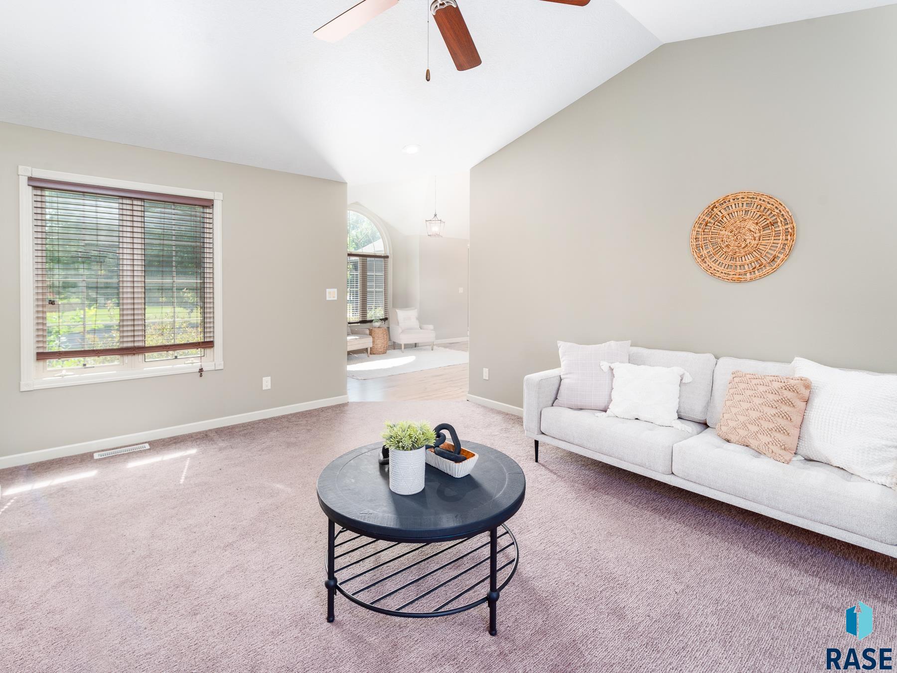 3201 S Bluegrass Ct