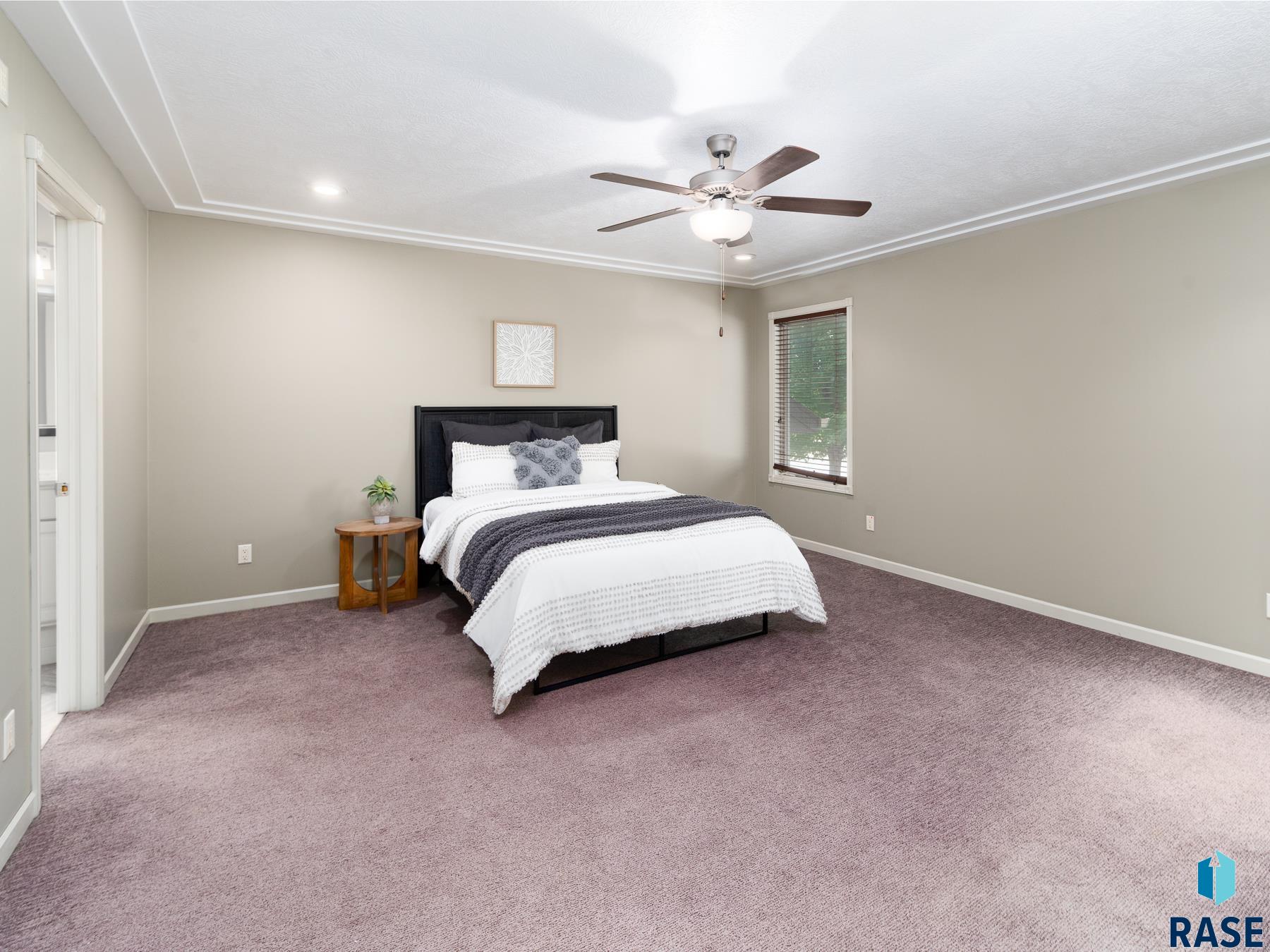 3201 S Bluegrass Ct