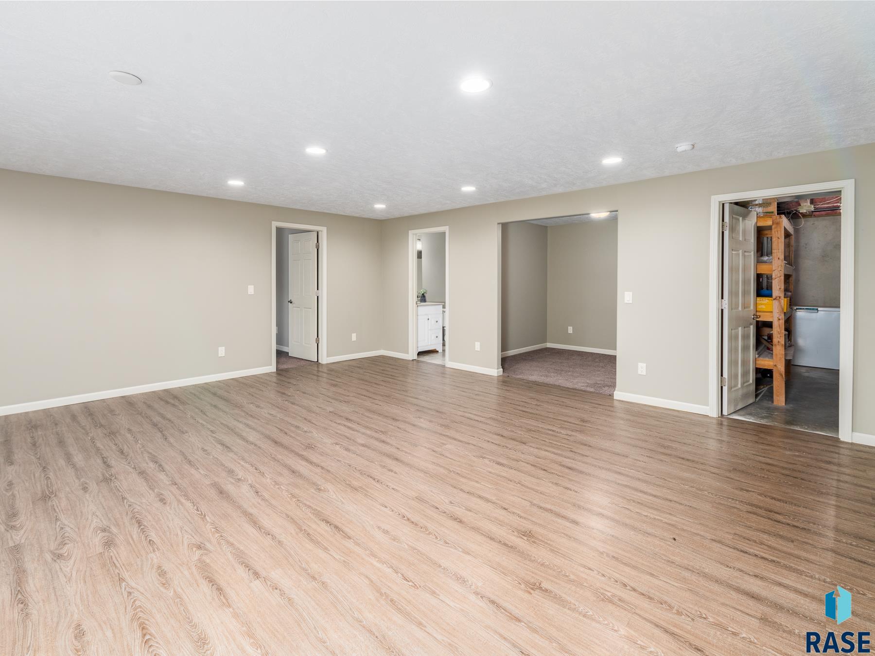 3201 S Bluegrass Ct