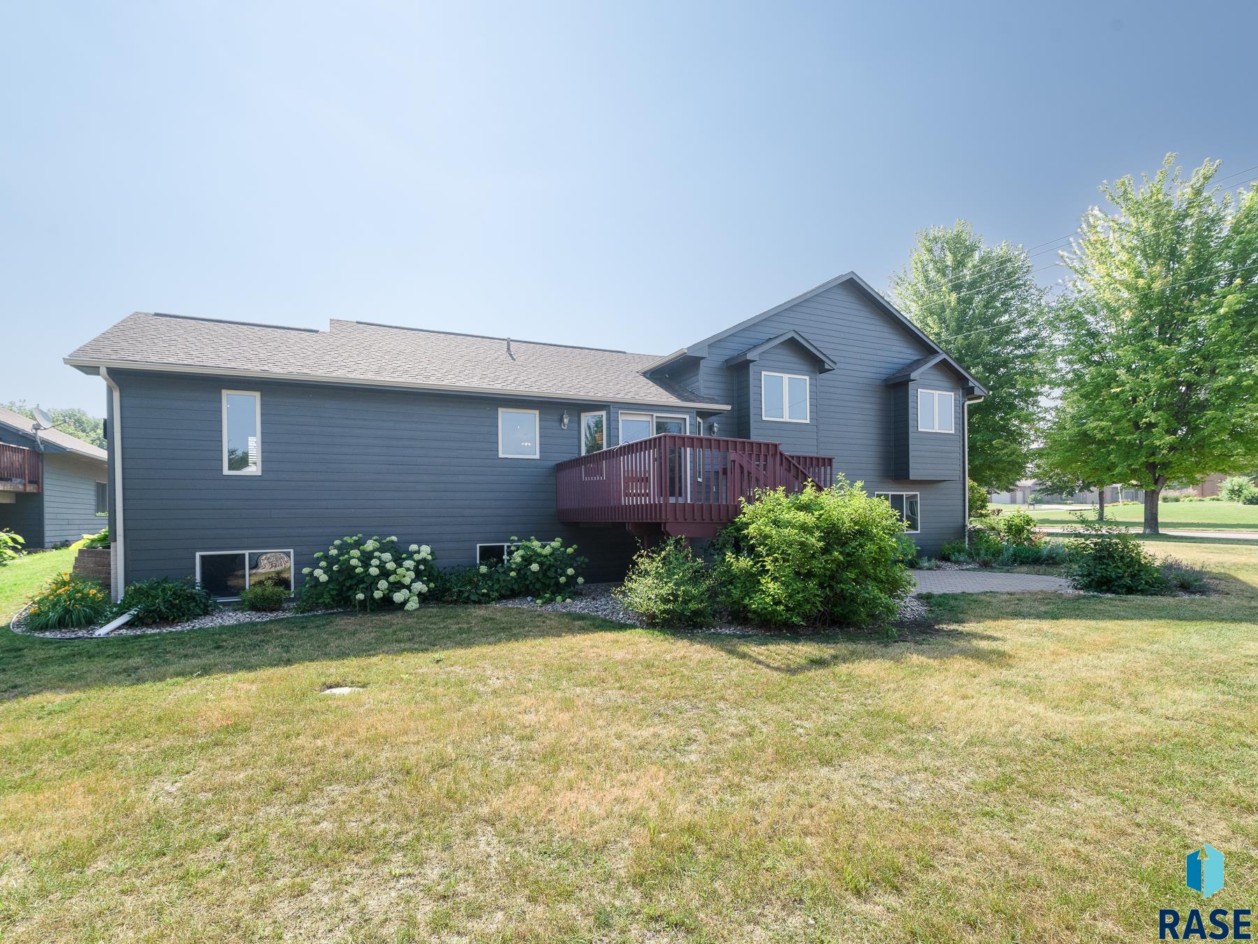 3201 S Bluegrass Ct