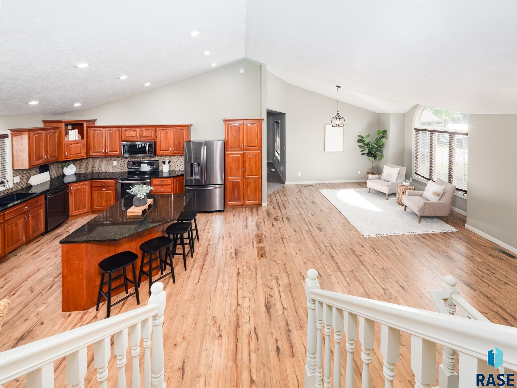 3201 S Bluegrass Ct