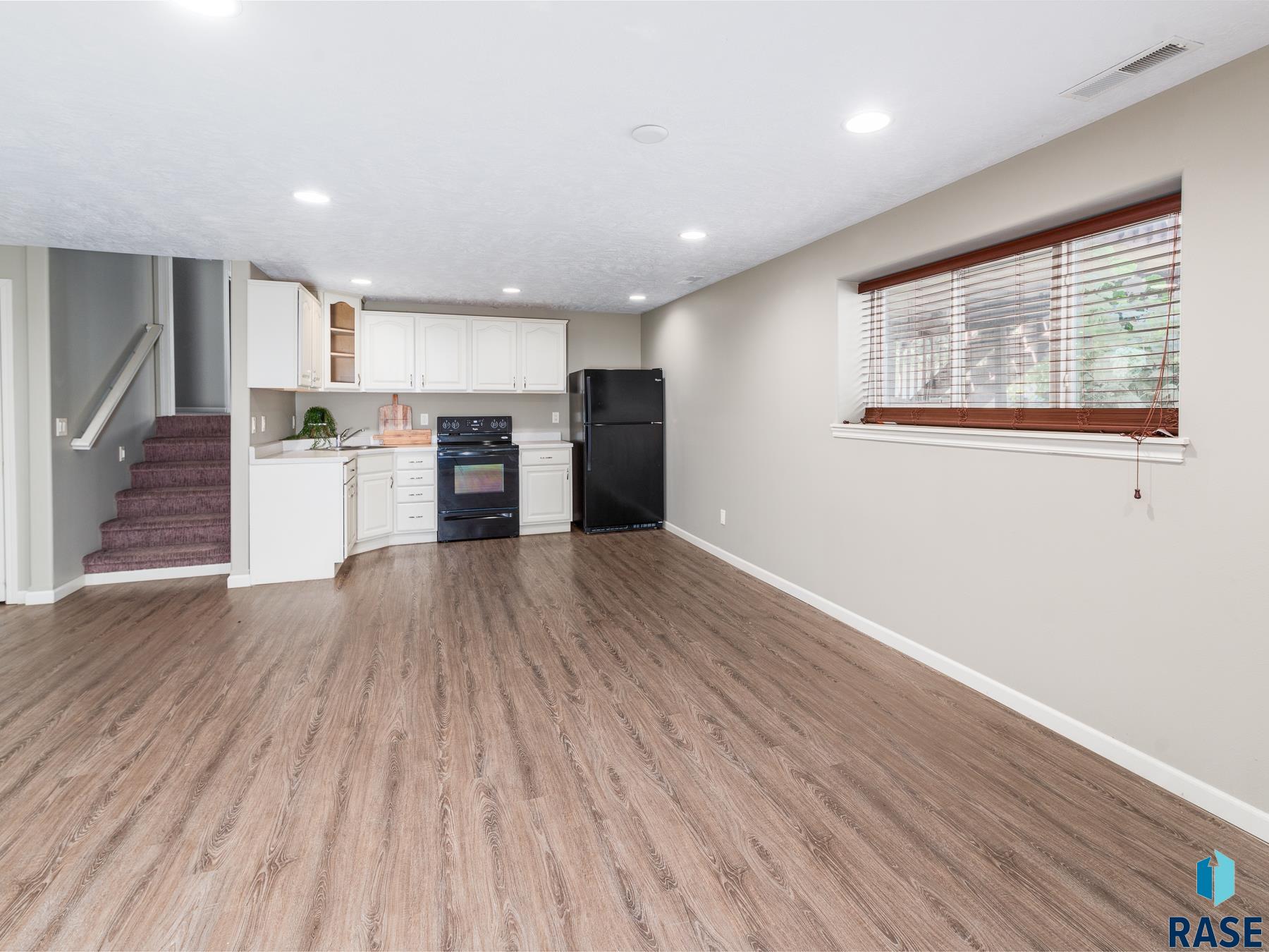 3201 S Bluegrass Ct