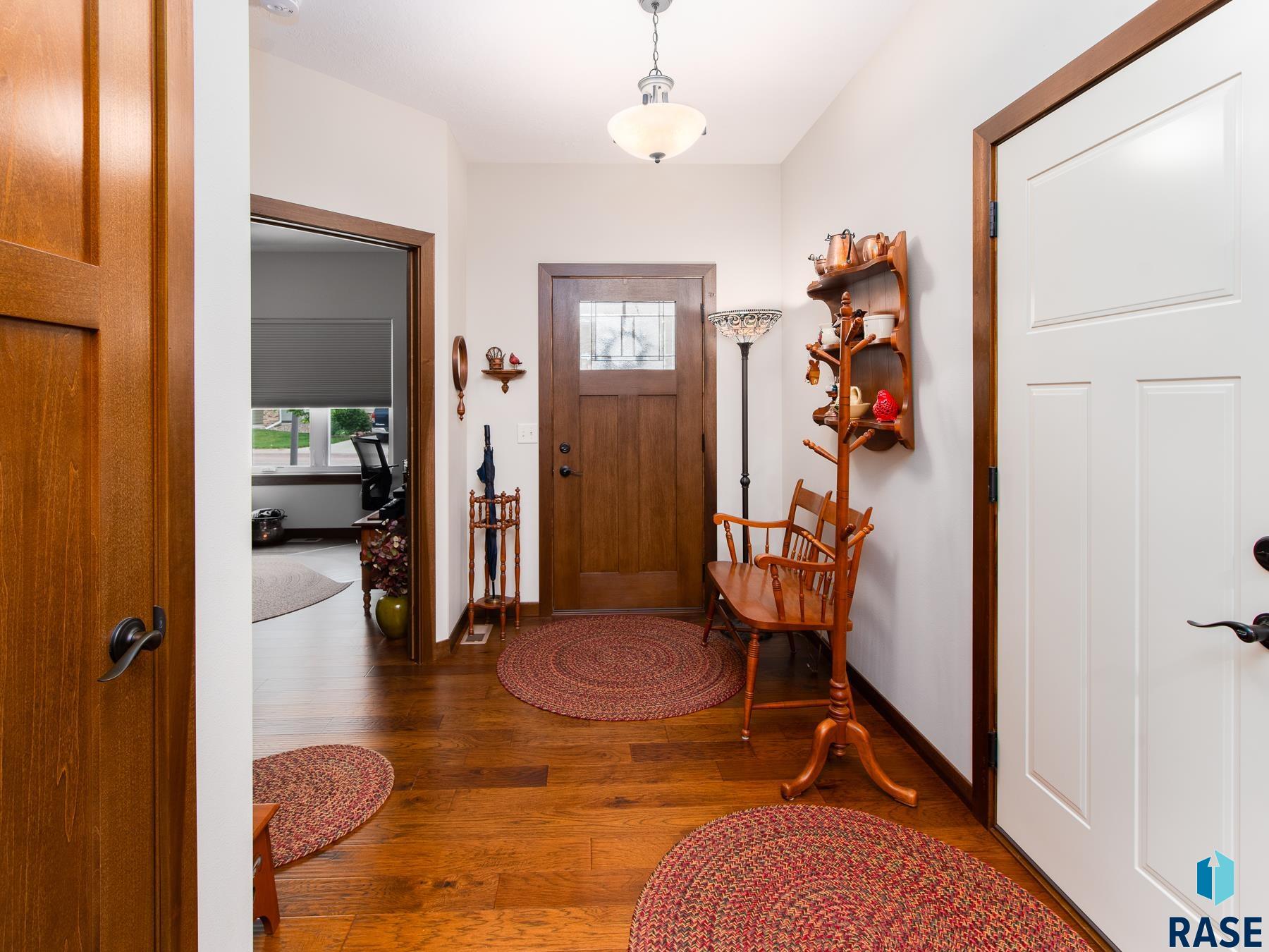 313 Spring Pl