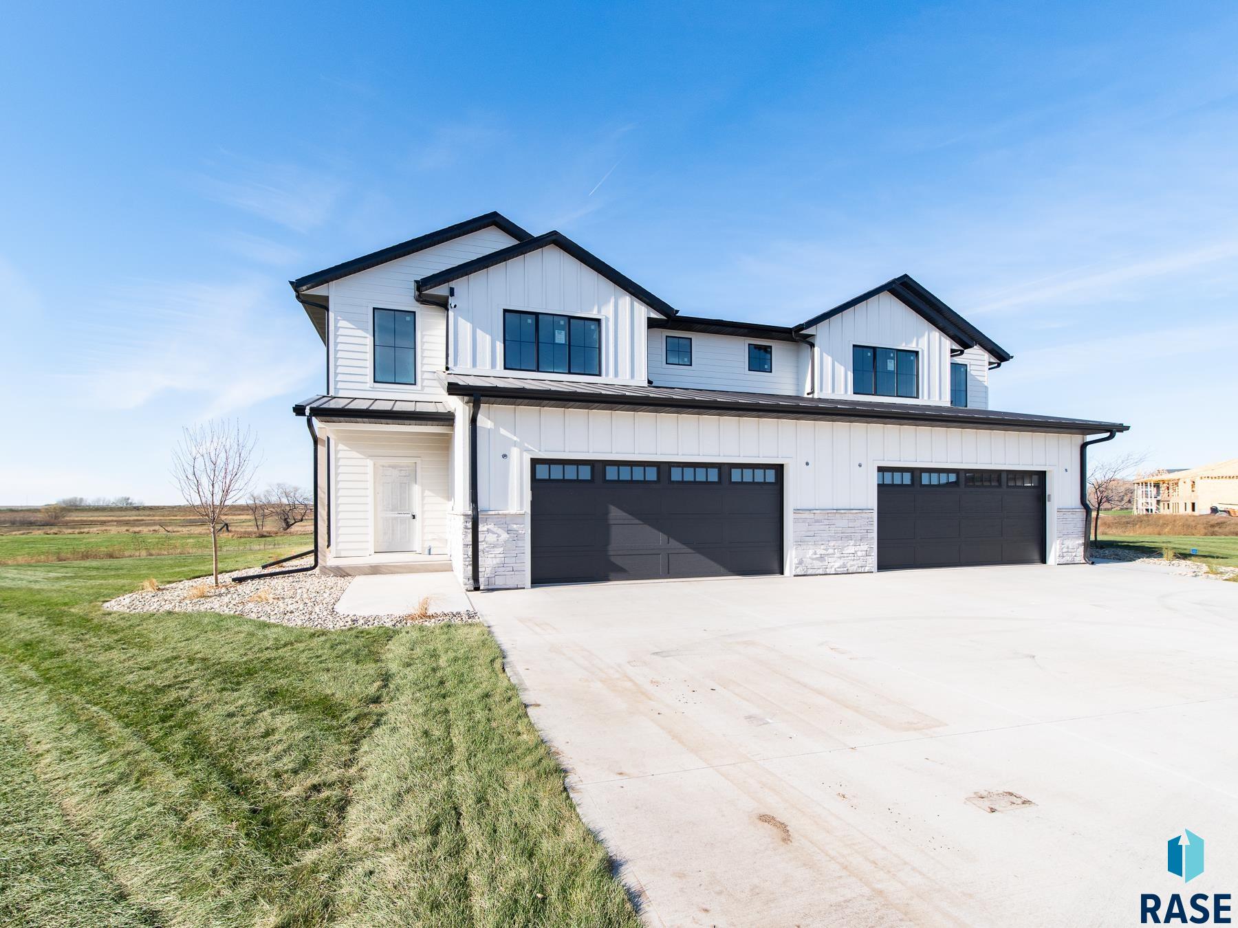 5524 W Liberator Cir