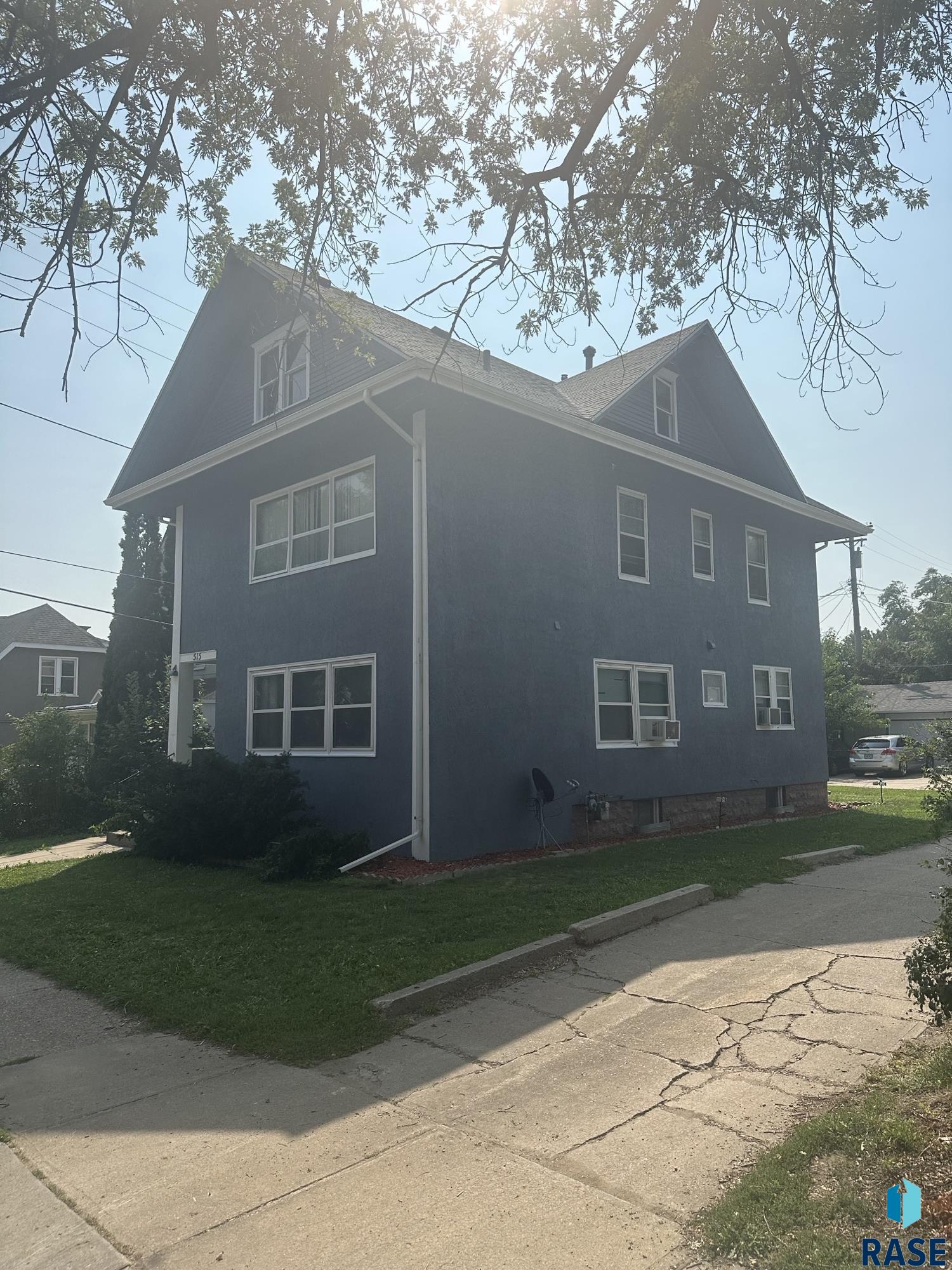 515 W 13th St