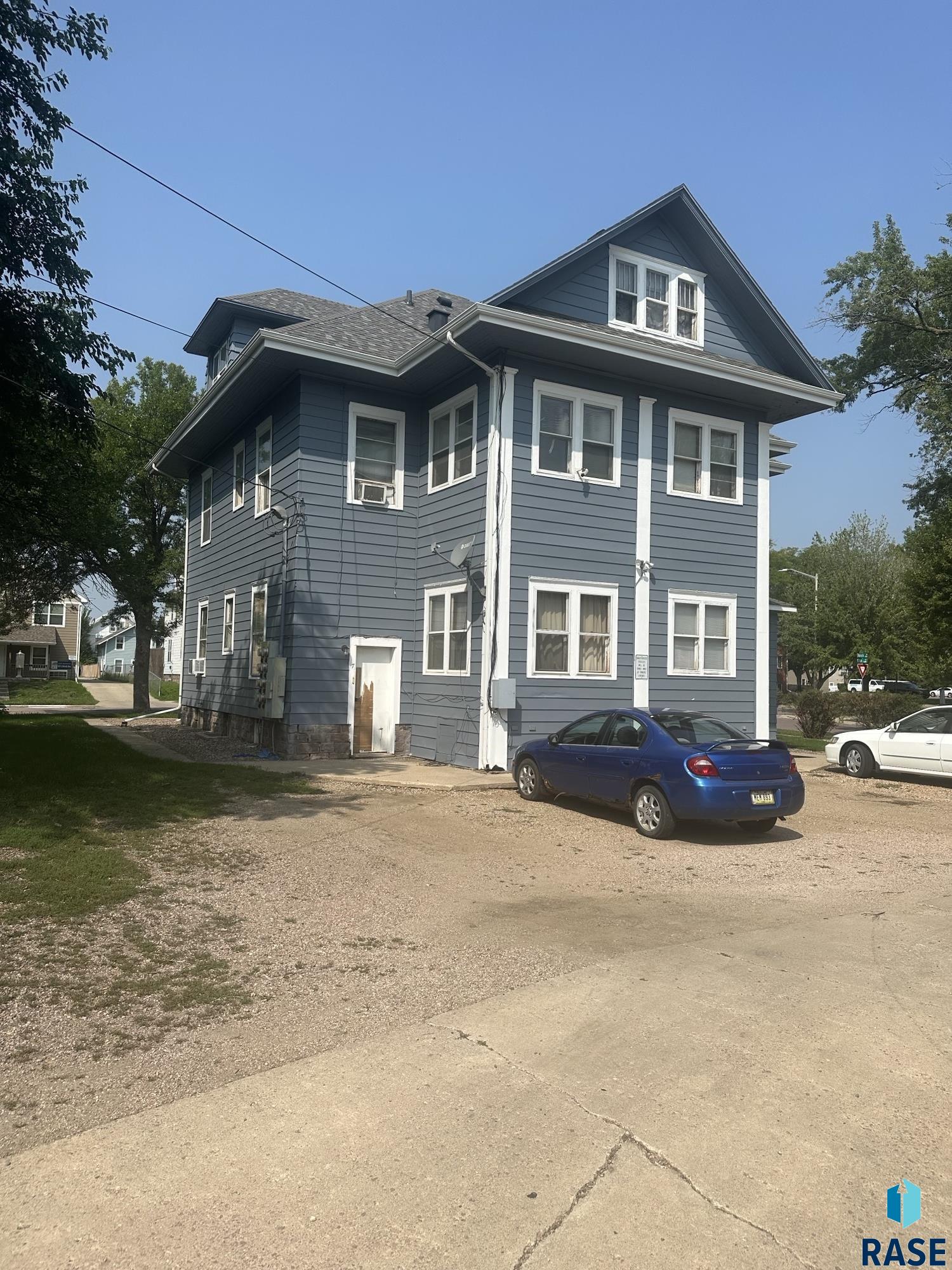 502 S Duluth Ave