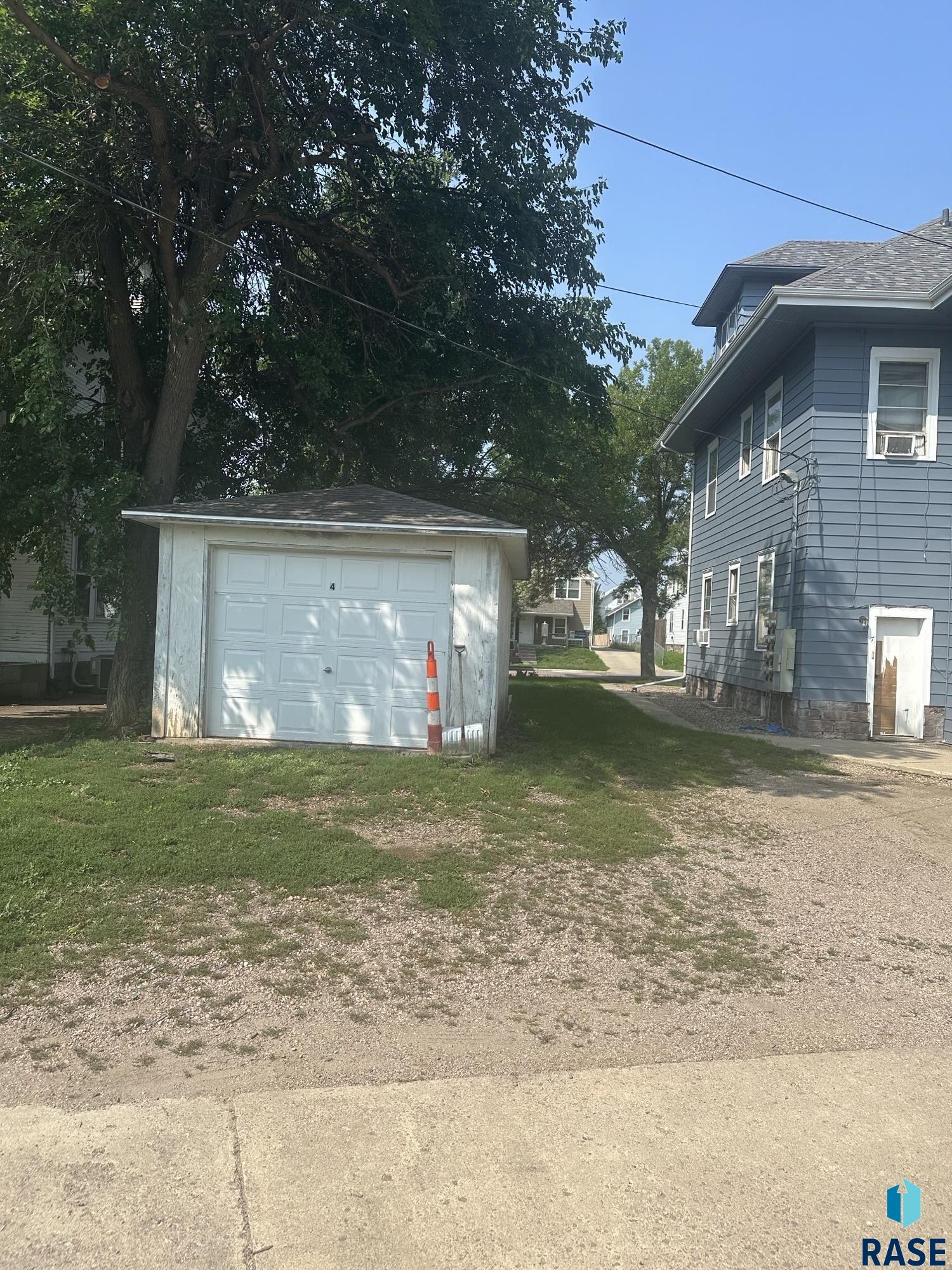 502 S Duluth Ave