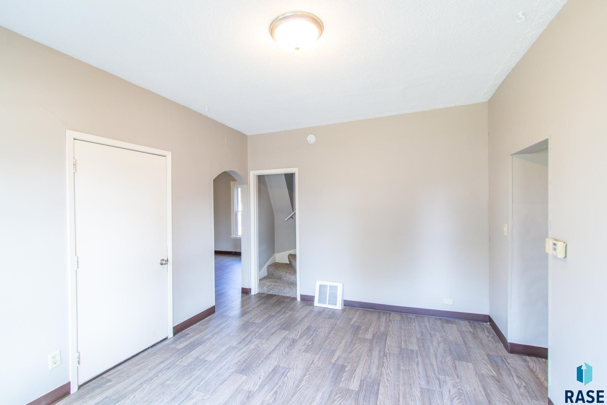 304 N Nesmith Ave