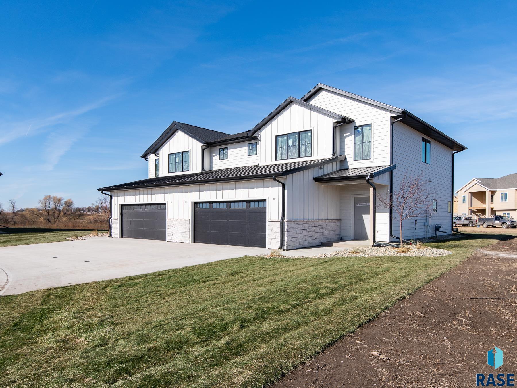 5518 W Liberator Cir
