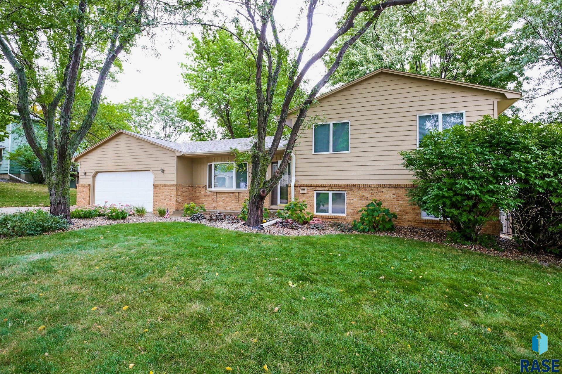 5900 W Coughran Ct Court, Sioux Falls, SD 57106