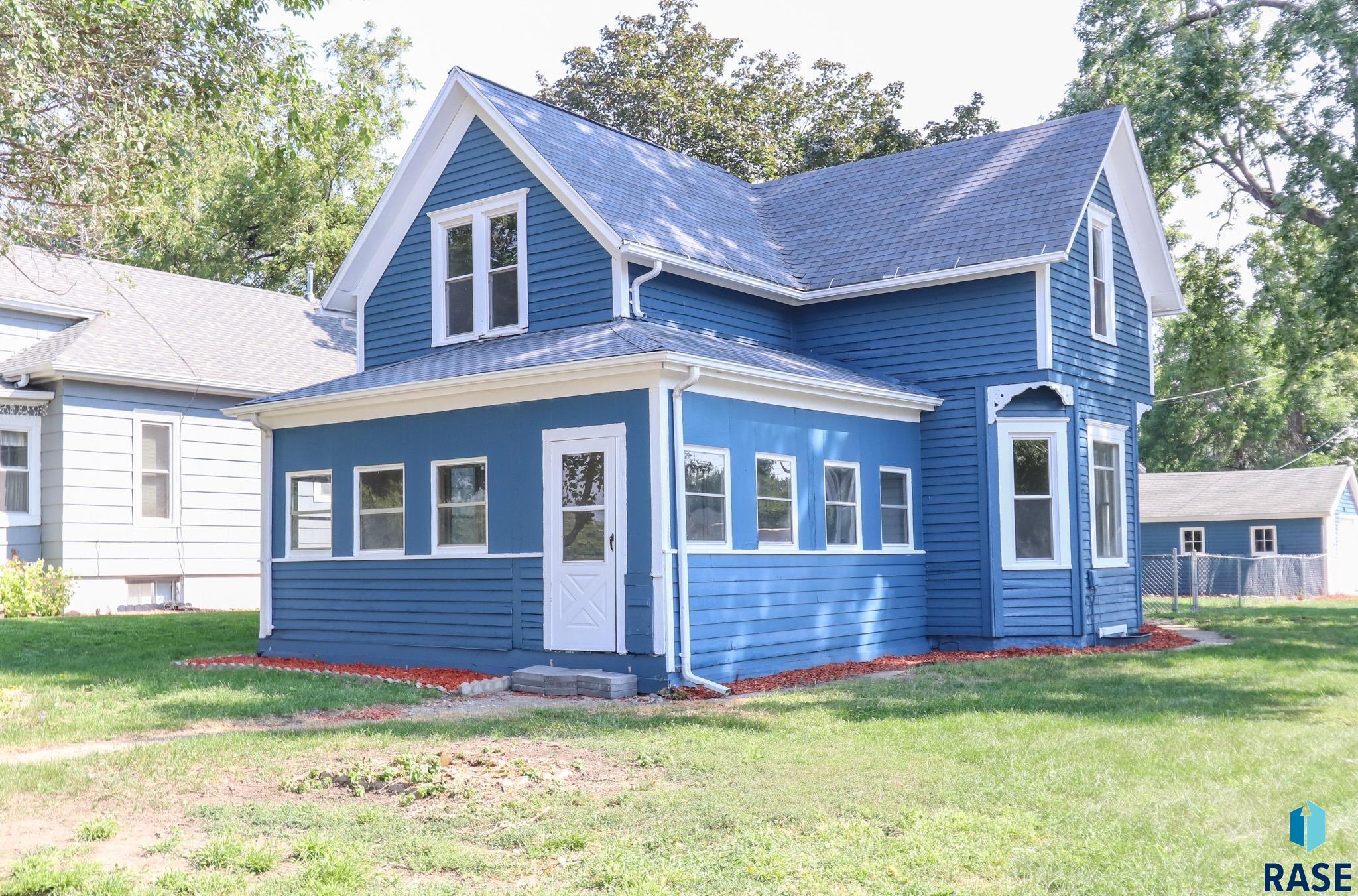 304 N Nesmith Ave