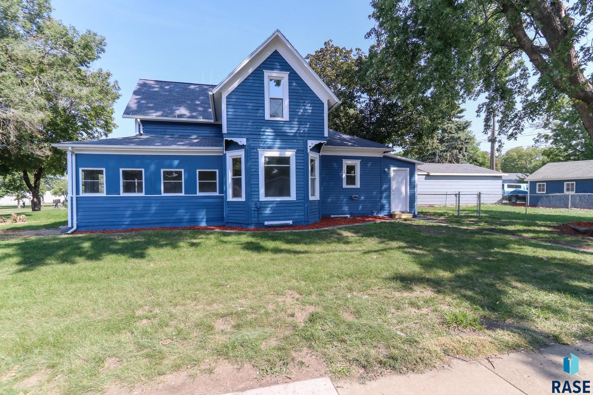 304 N Nesmith Ave