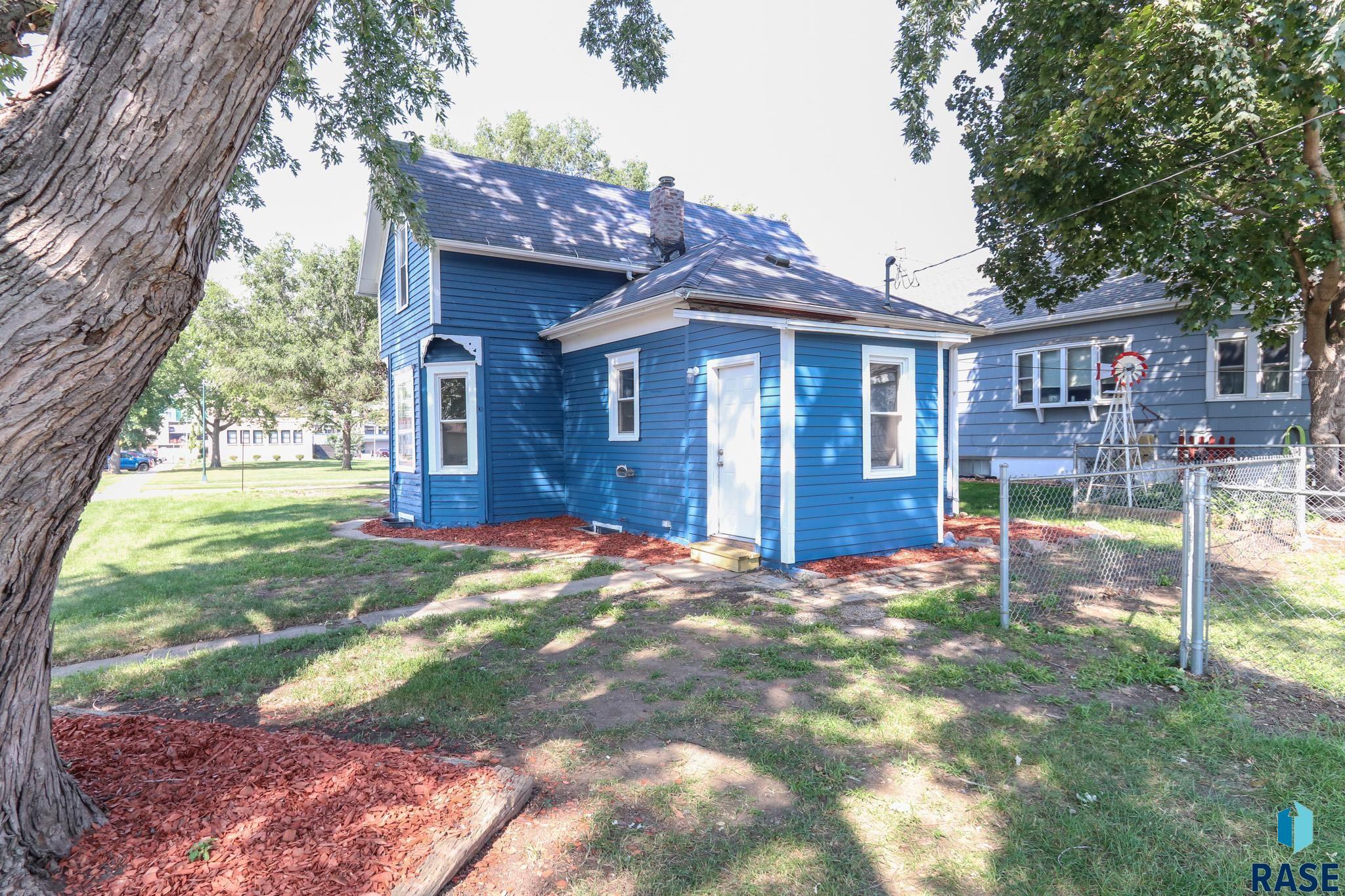 304 N Nesmith Ave