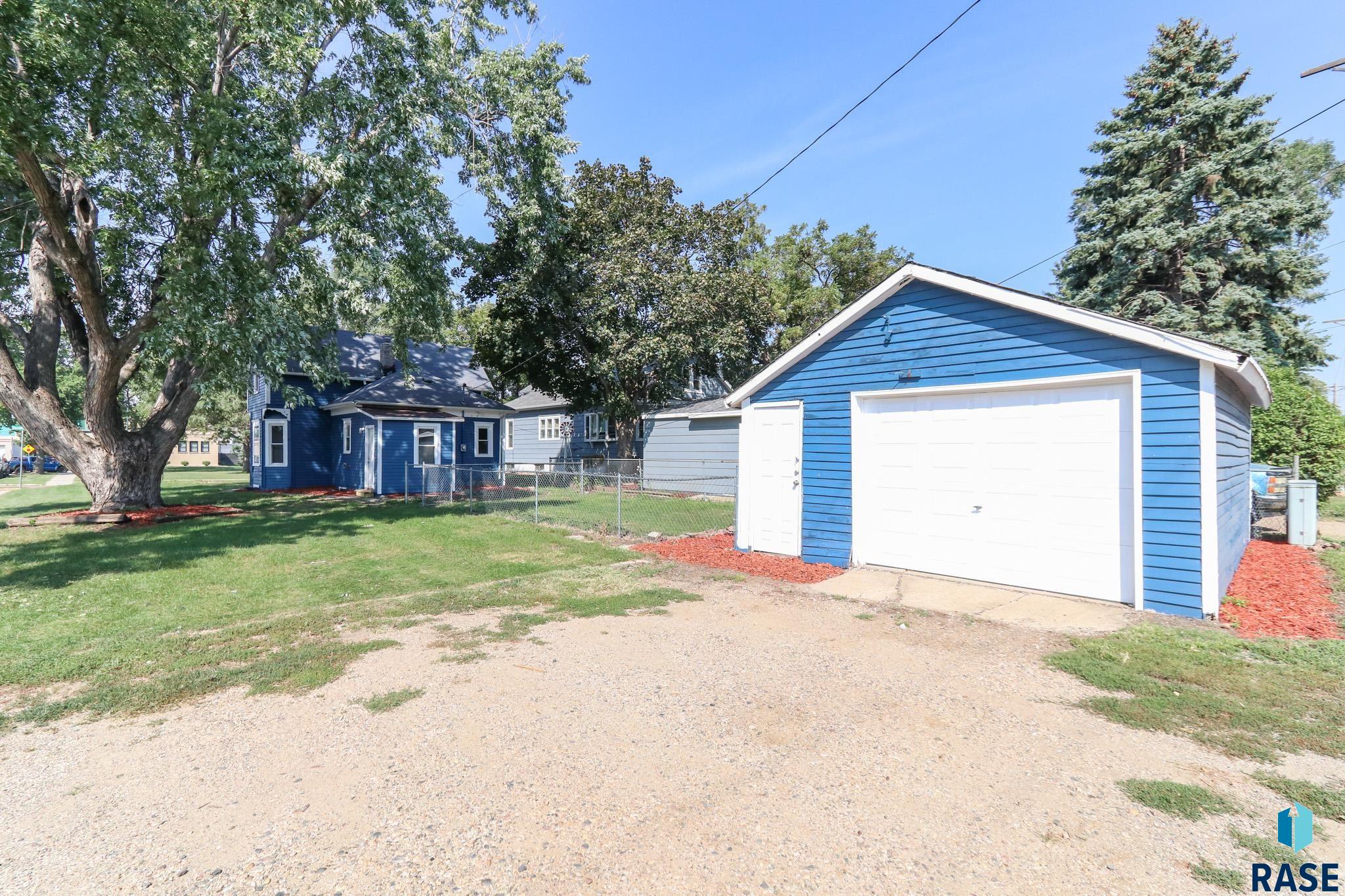 304 N Nesmith Ave