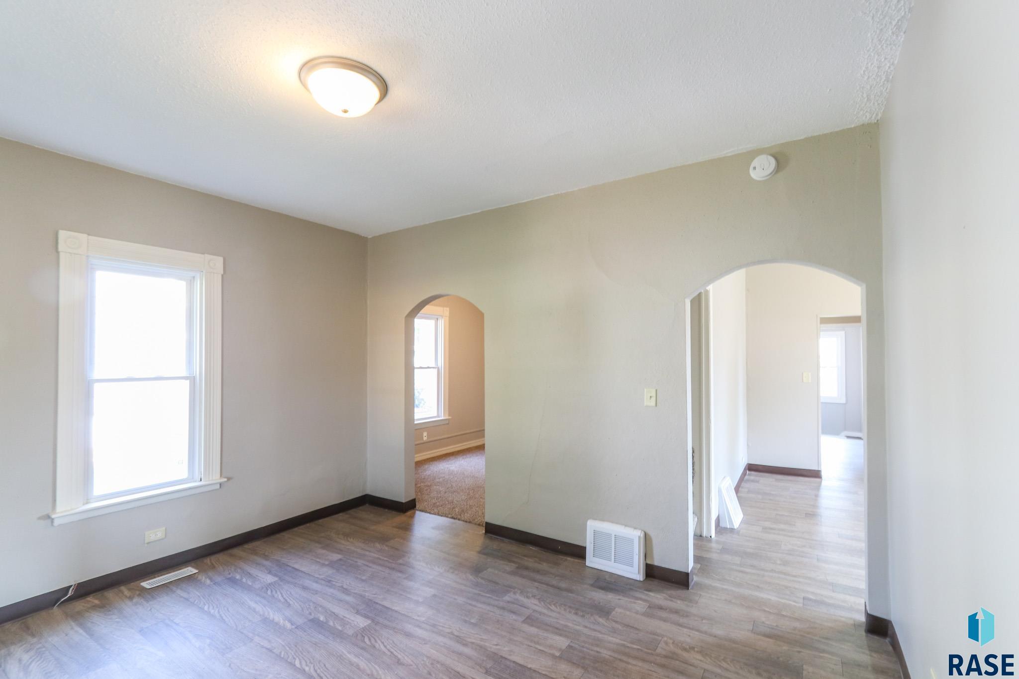304 N Nesmith Ave