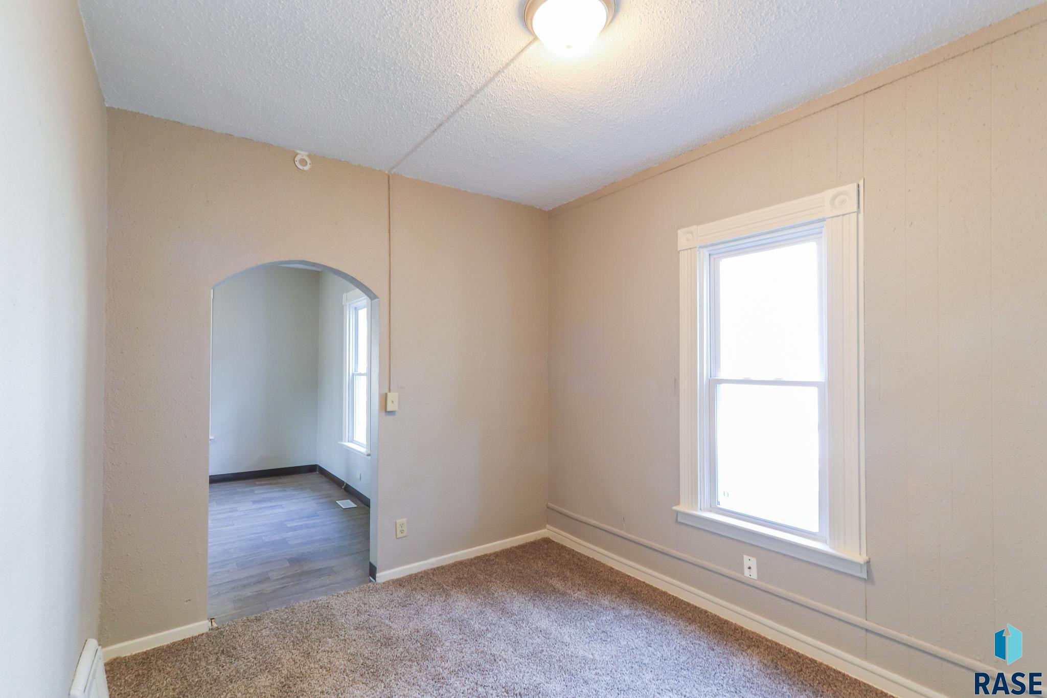 304 N Nesmith Ave
