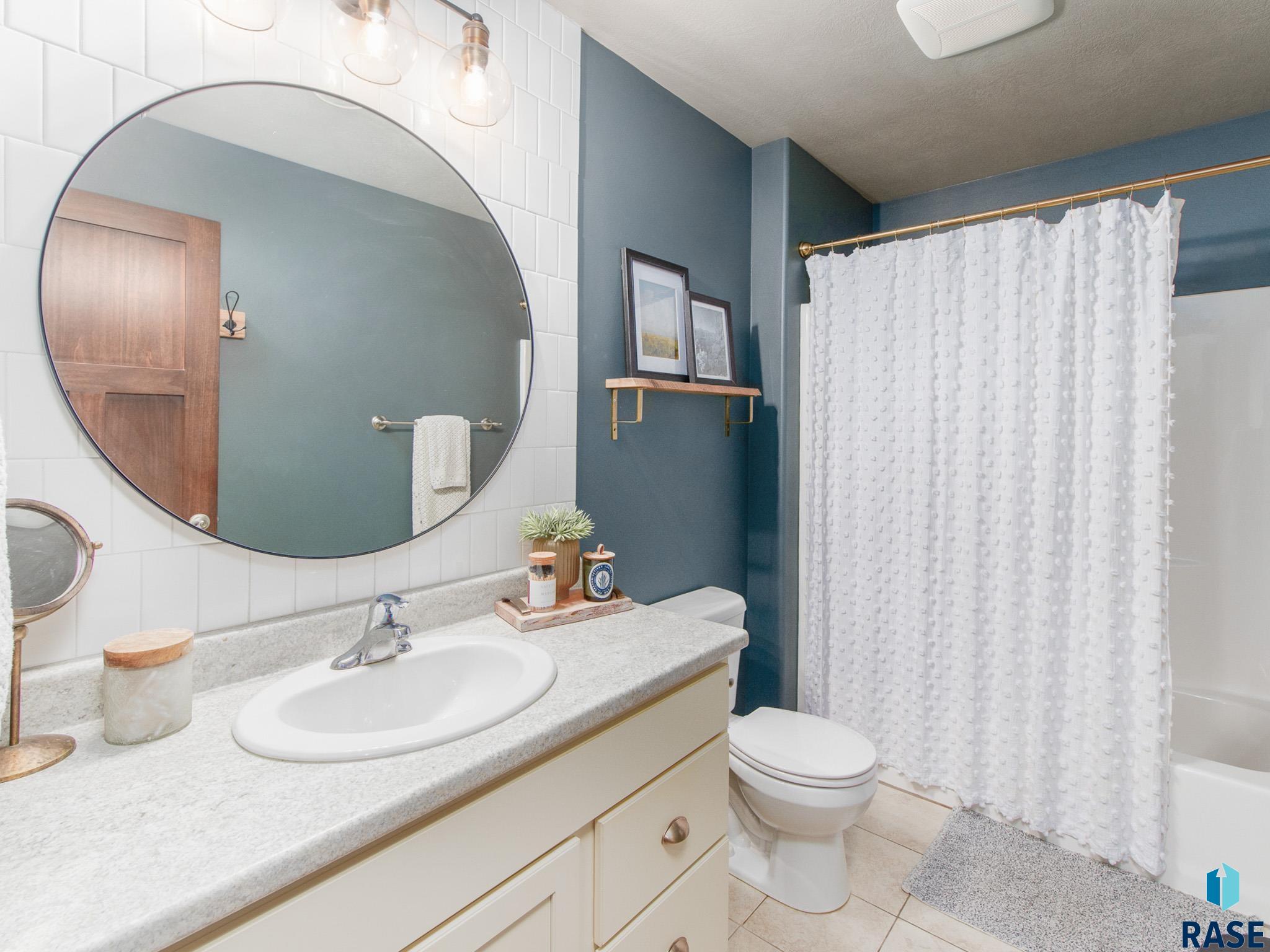 2600 E Tranquility St