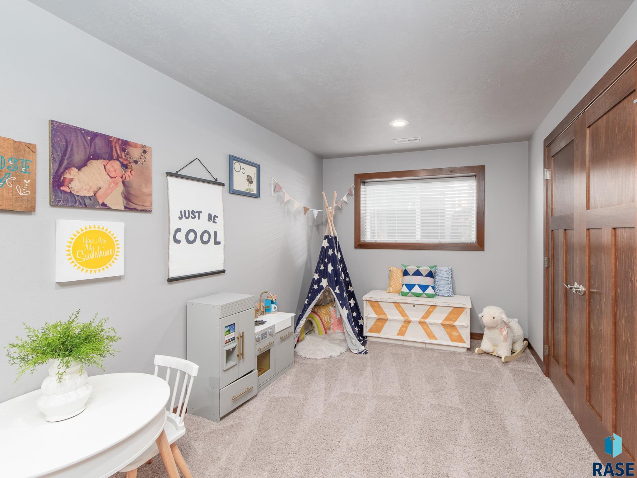 2600 E Tranquility St
