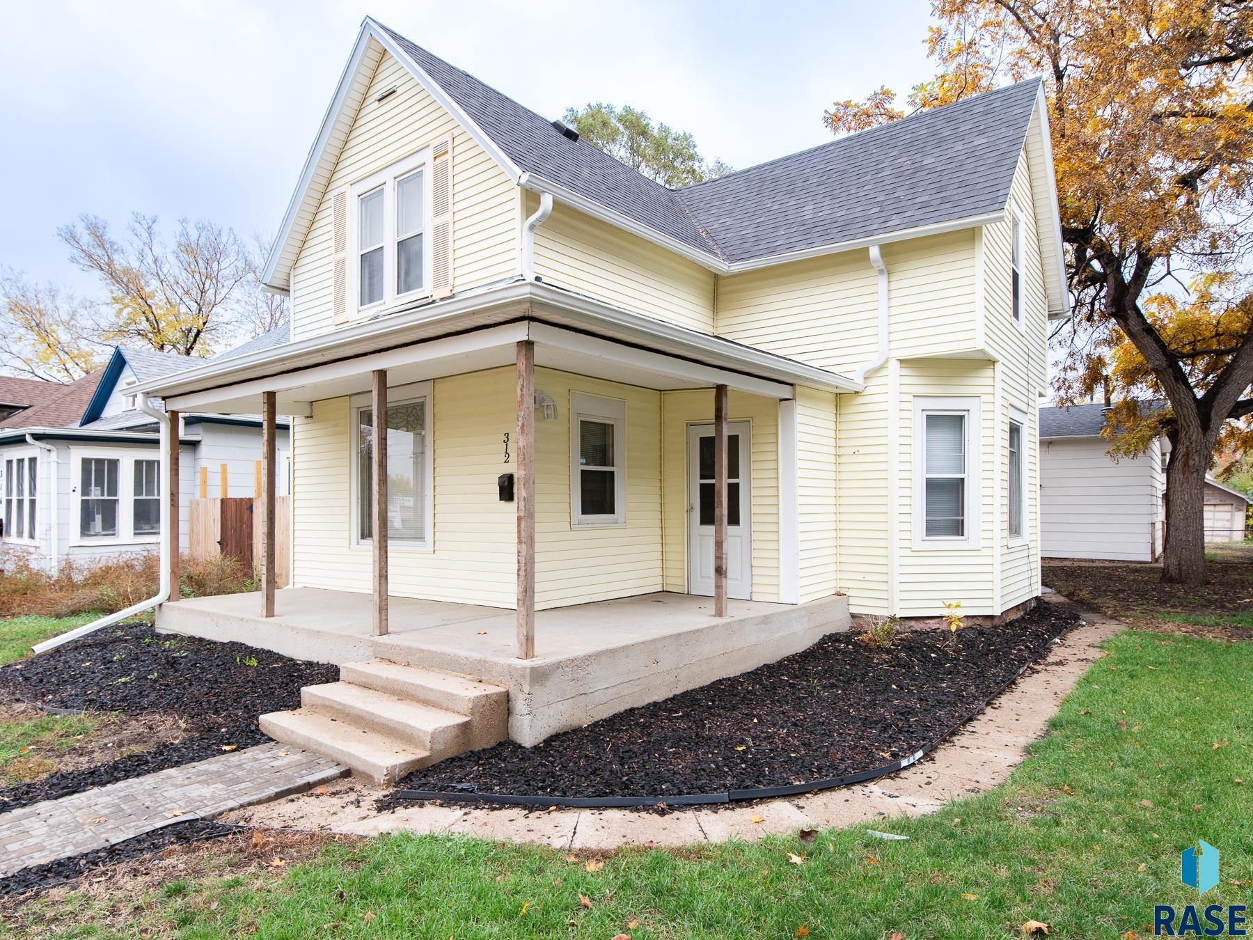 312 N Nesmith Ave