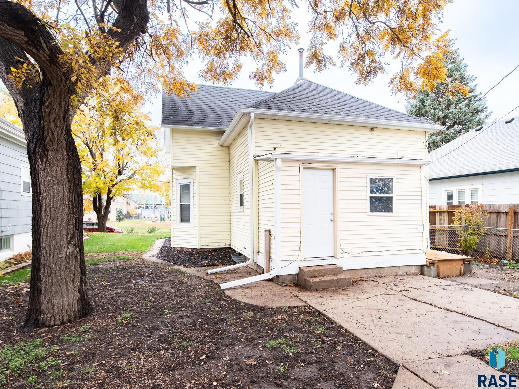 312 N Nesmith Ave