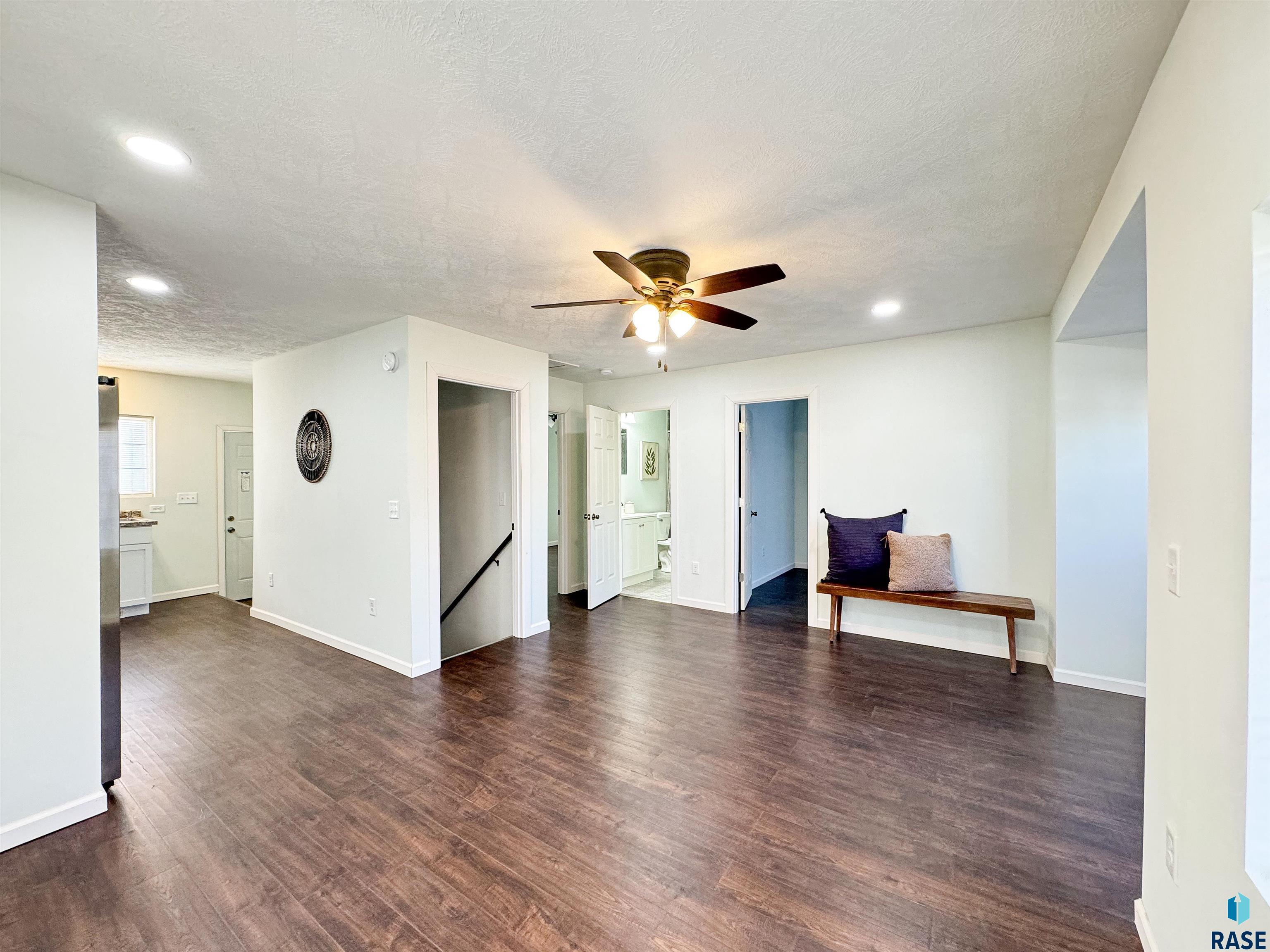 810 N Summit Ave