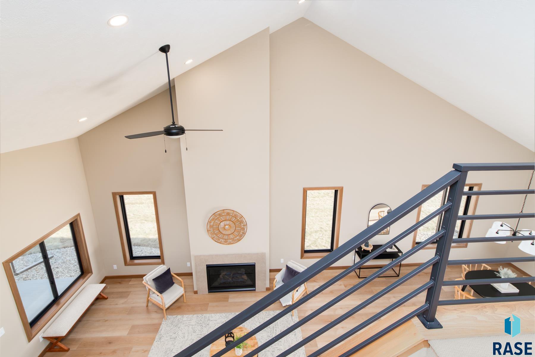 5548 W Colonial Ct