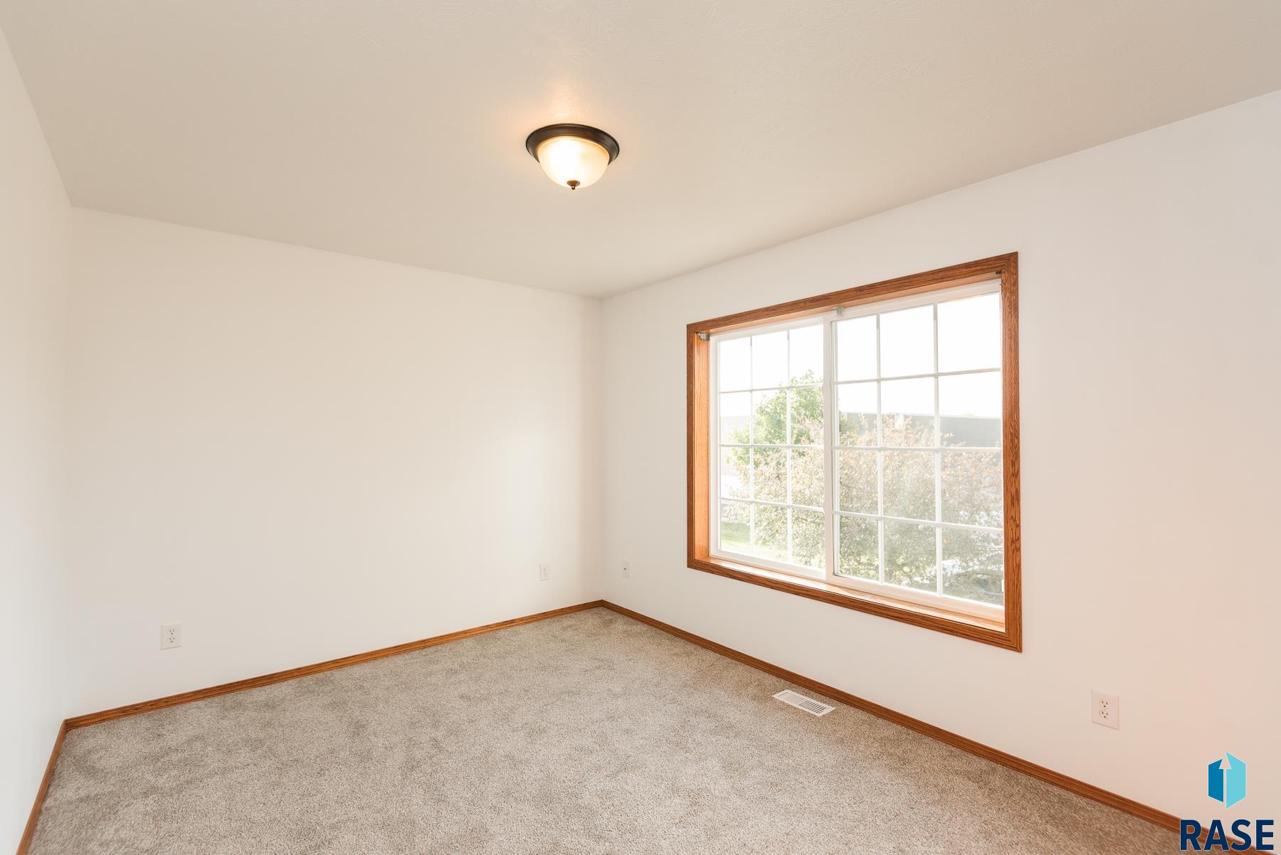 1430 N Conifer Pl