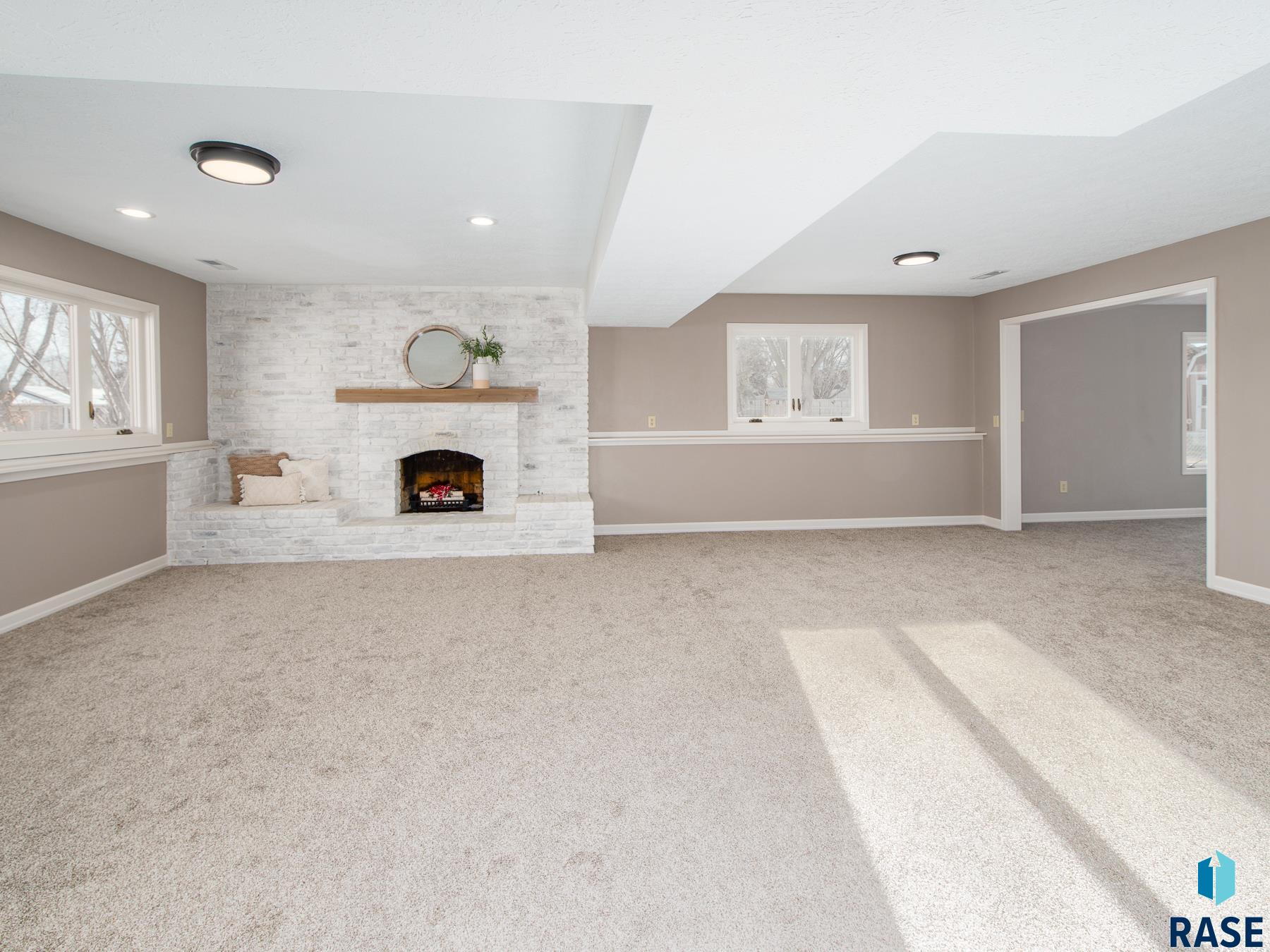 3809 S Slaten Park Dr