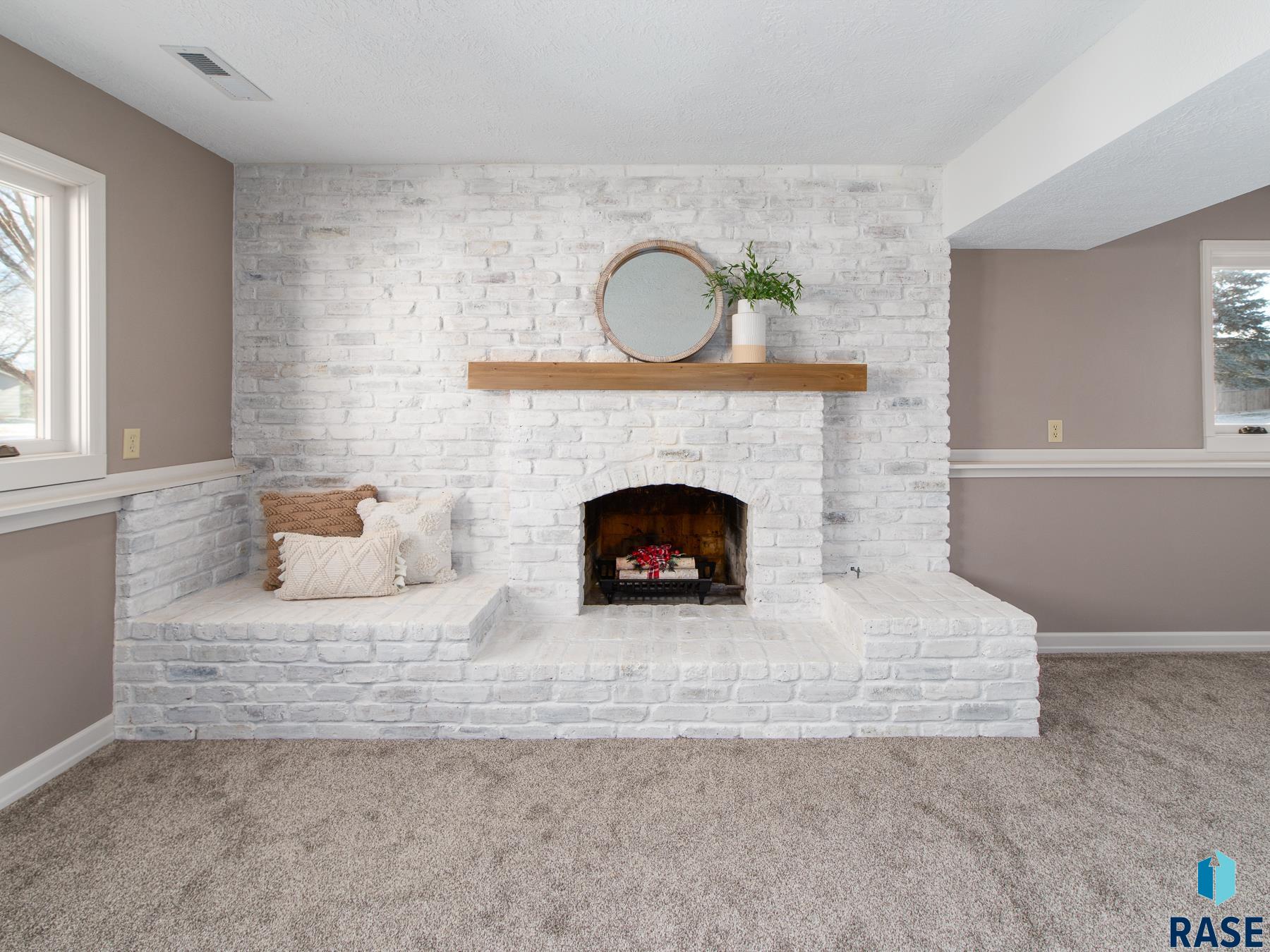 3809 S Slaten Park Dr