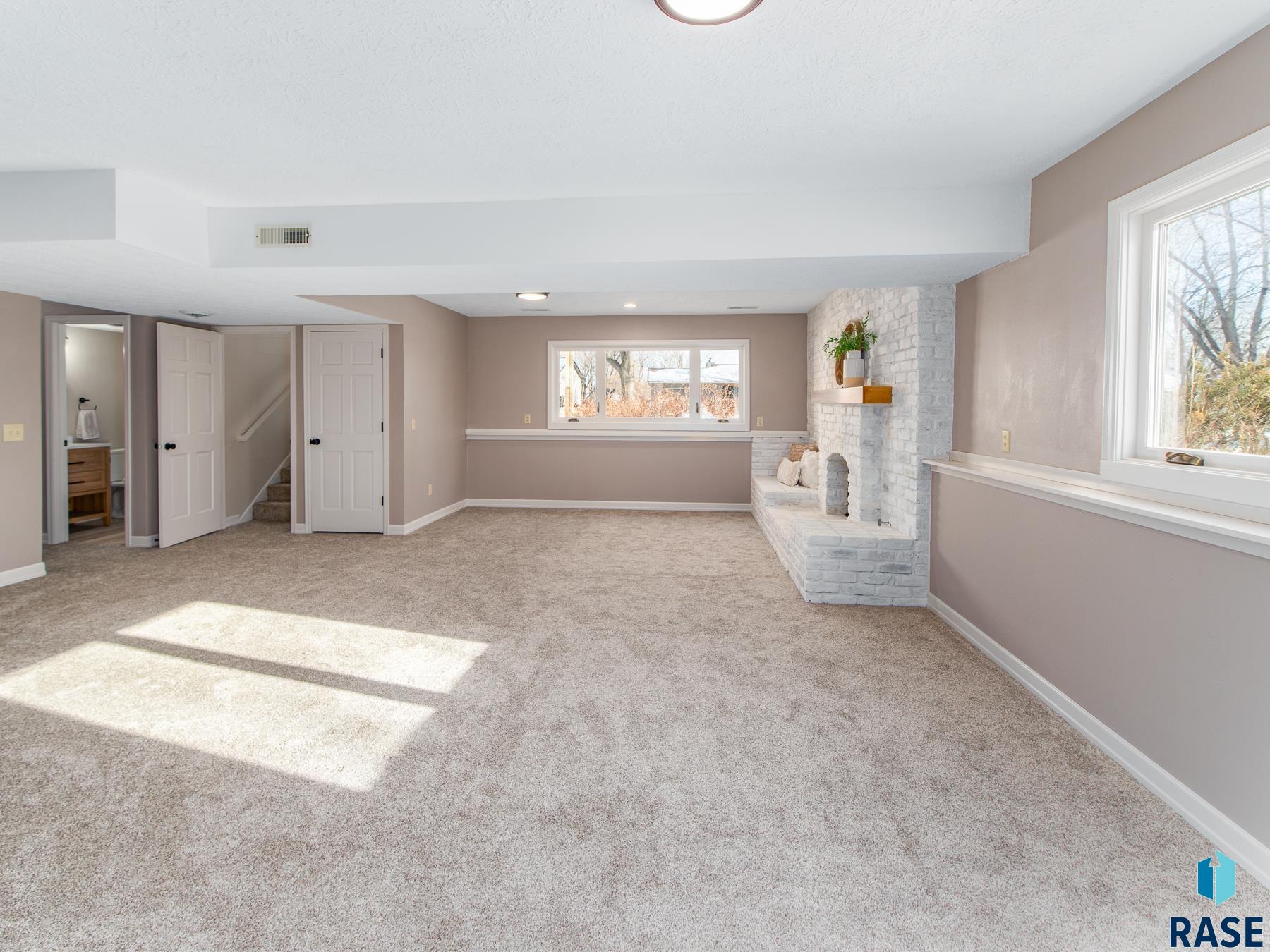 3809 S Slaten Park Dr