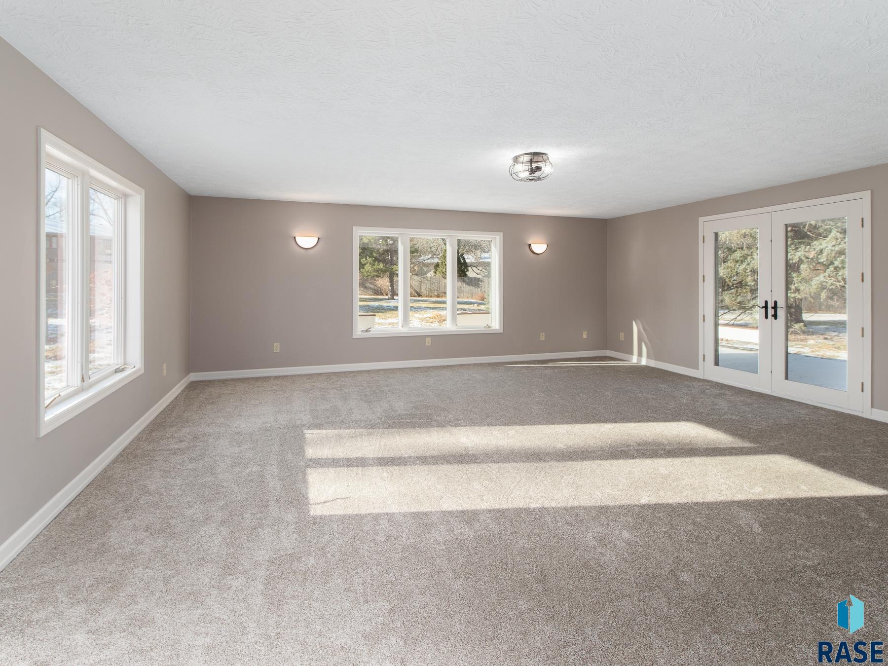 3809 S Slaten Park Dr