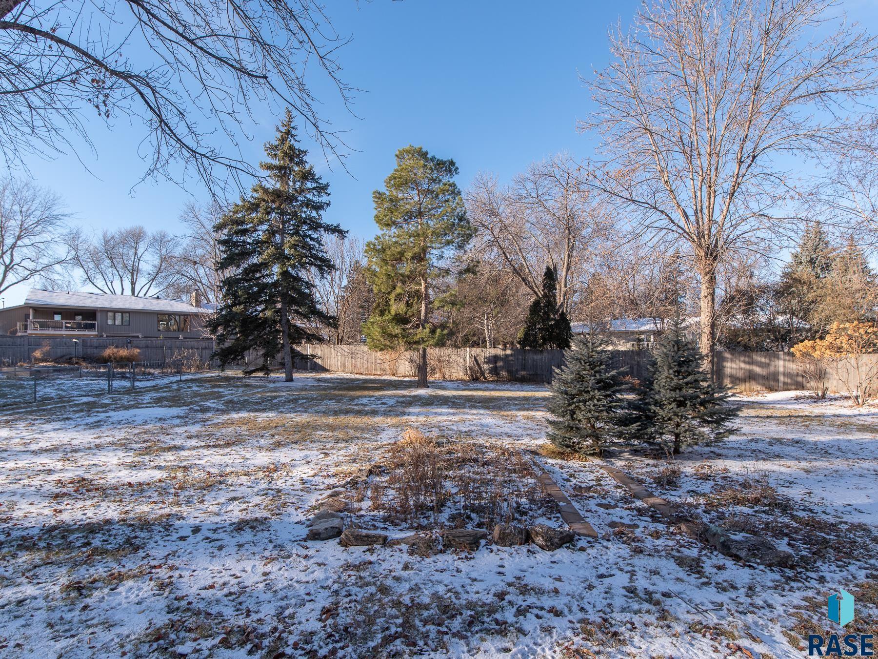 3809 S Slaten Park Dr