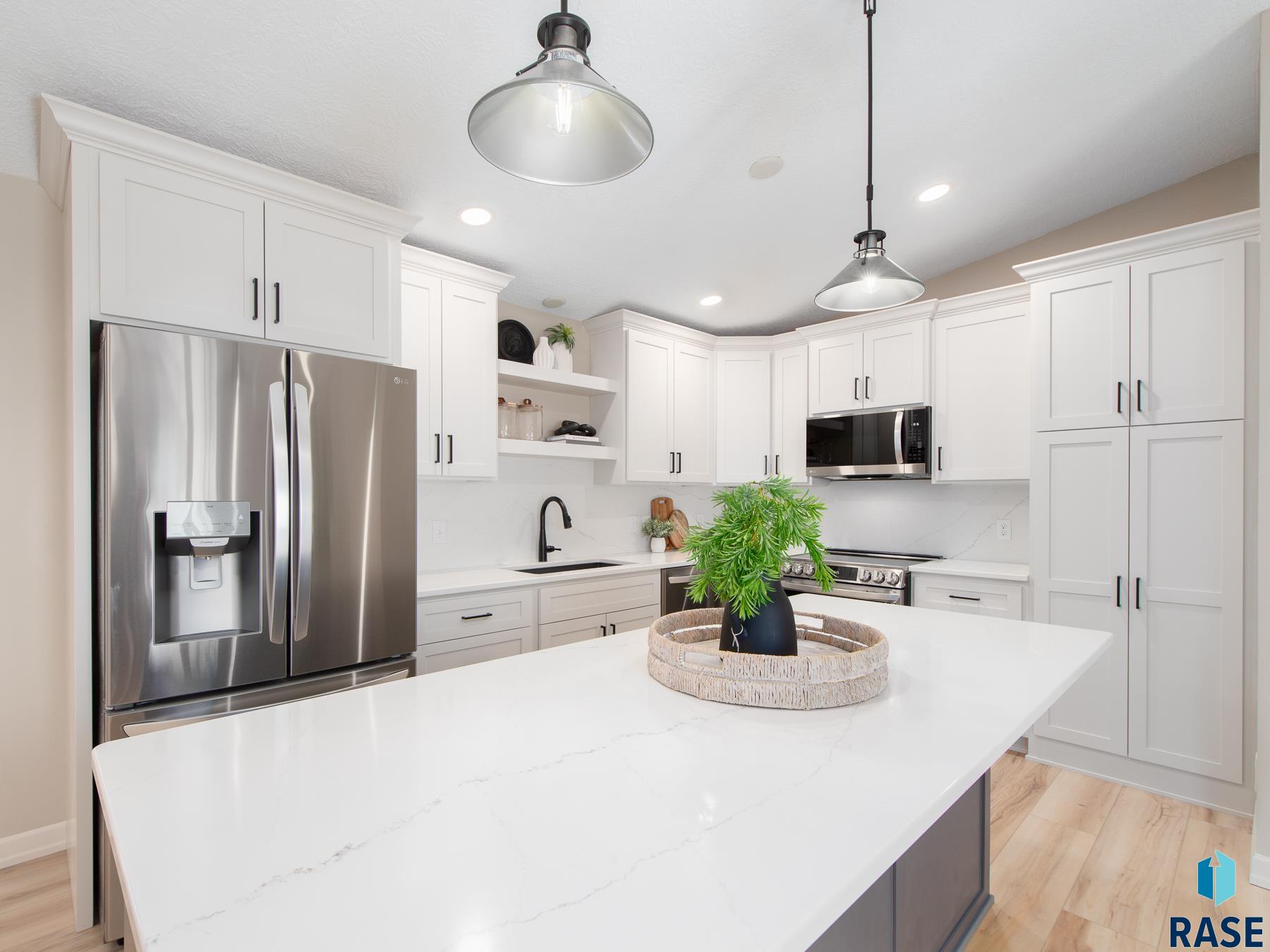 3809 S Slaten Park Dr