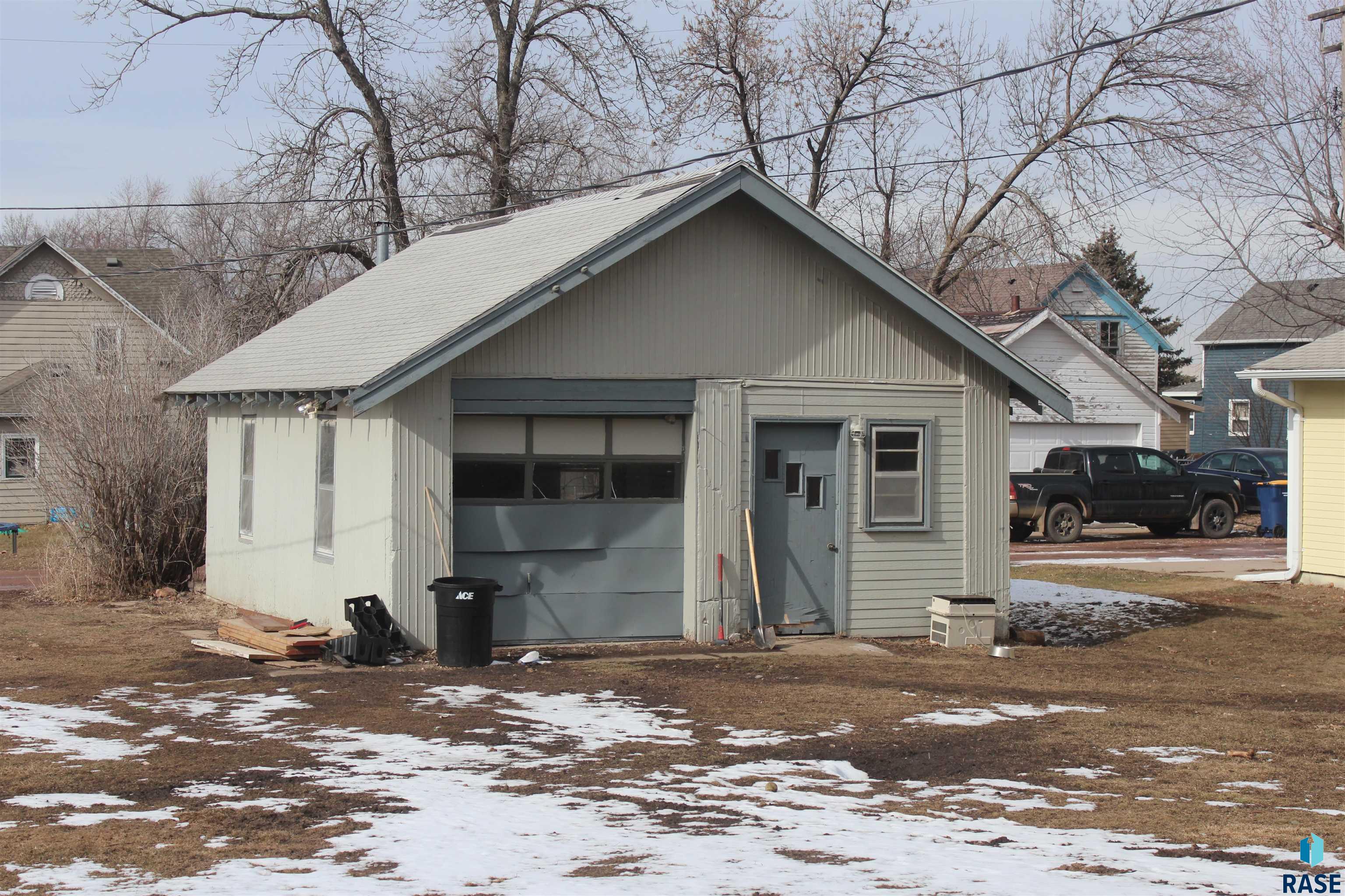 317 N Main St