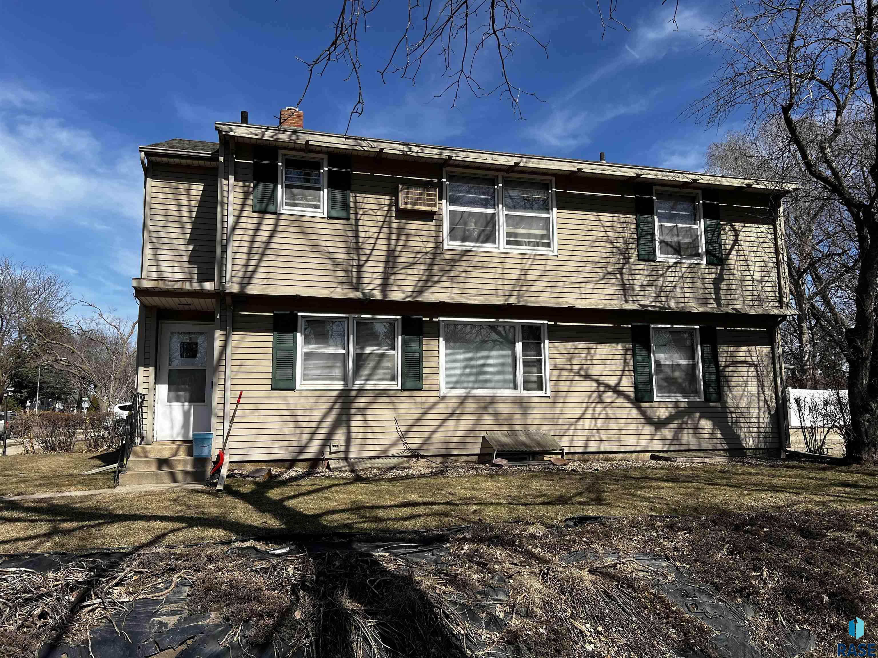 1820 S Duluth Ave