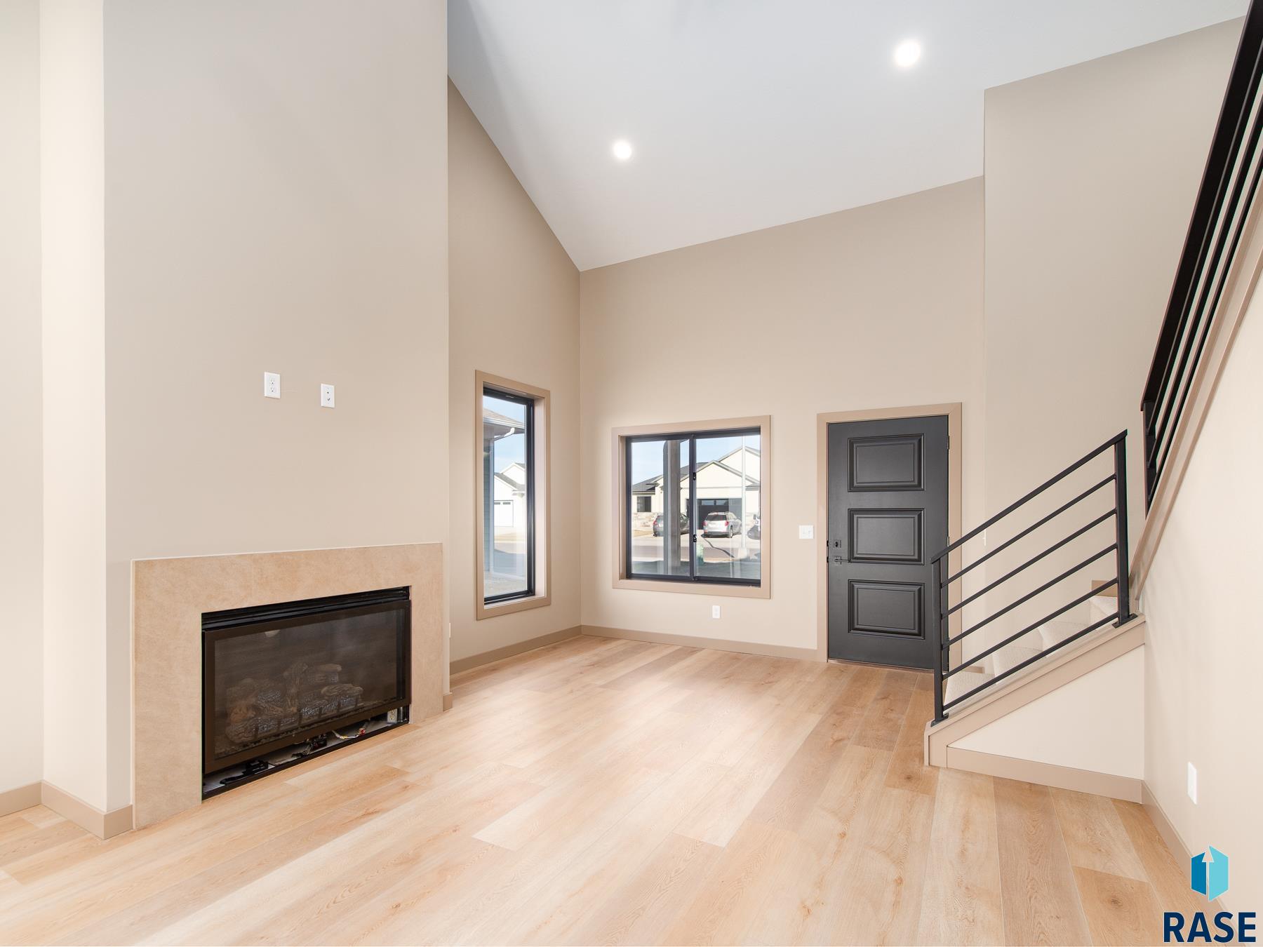 5546 W Colonial Ct