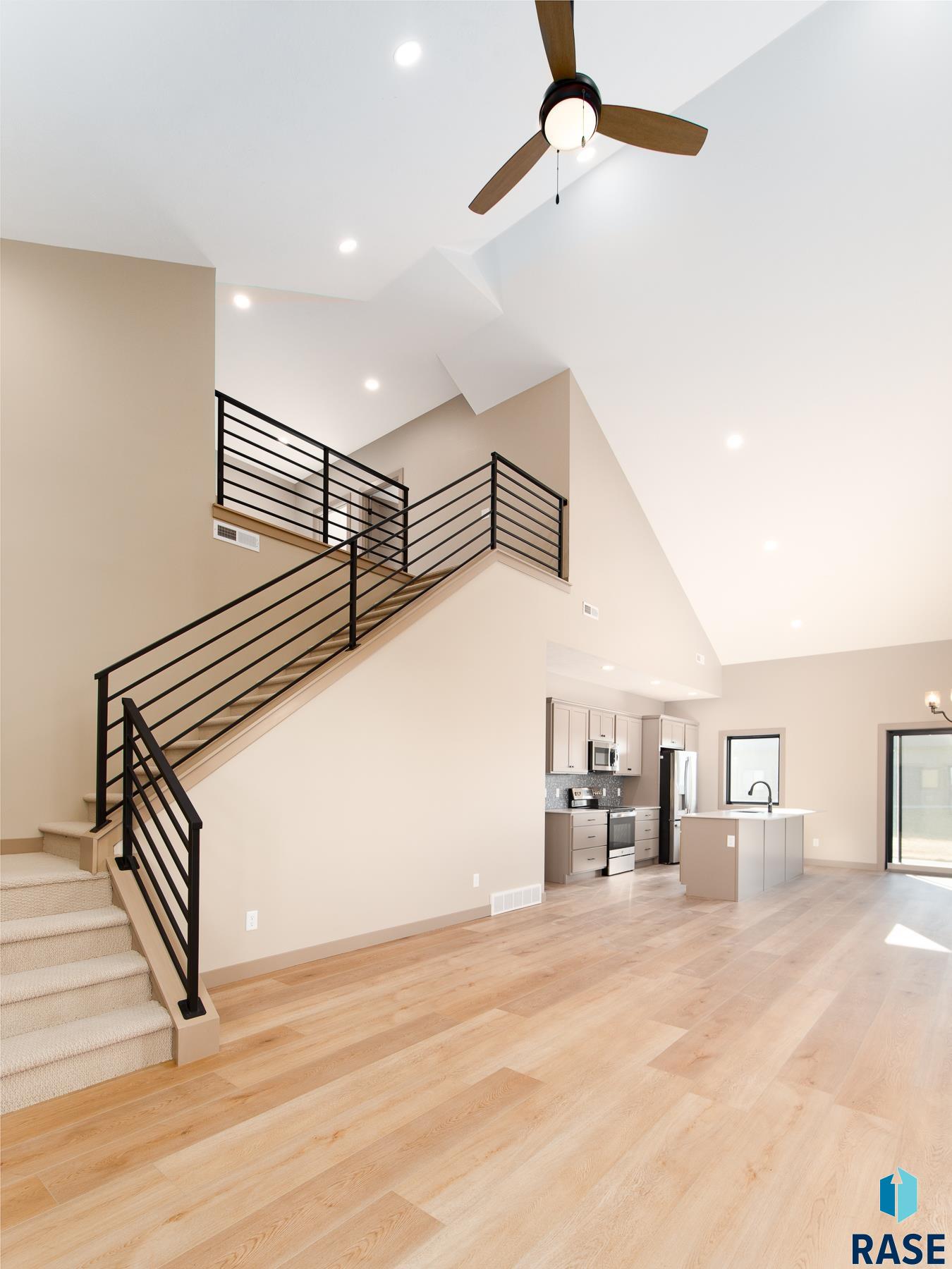 5546 W Colonial Ct