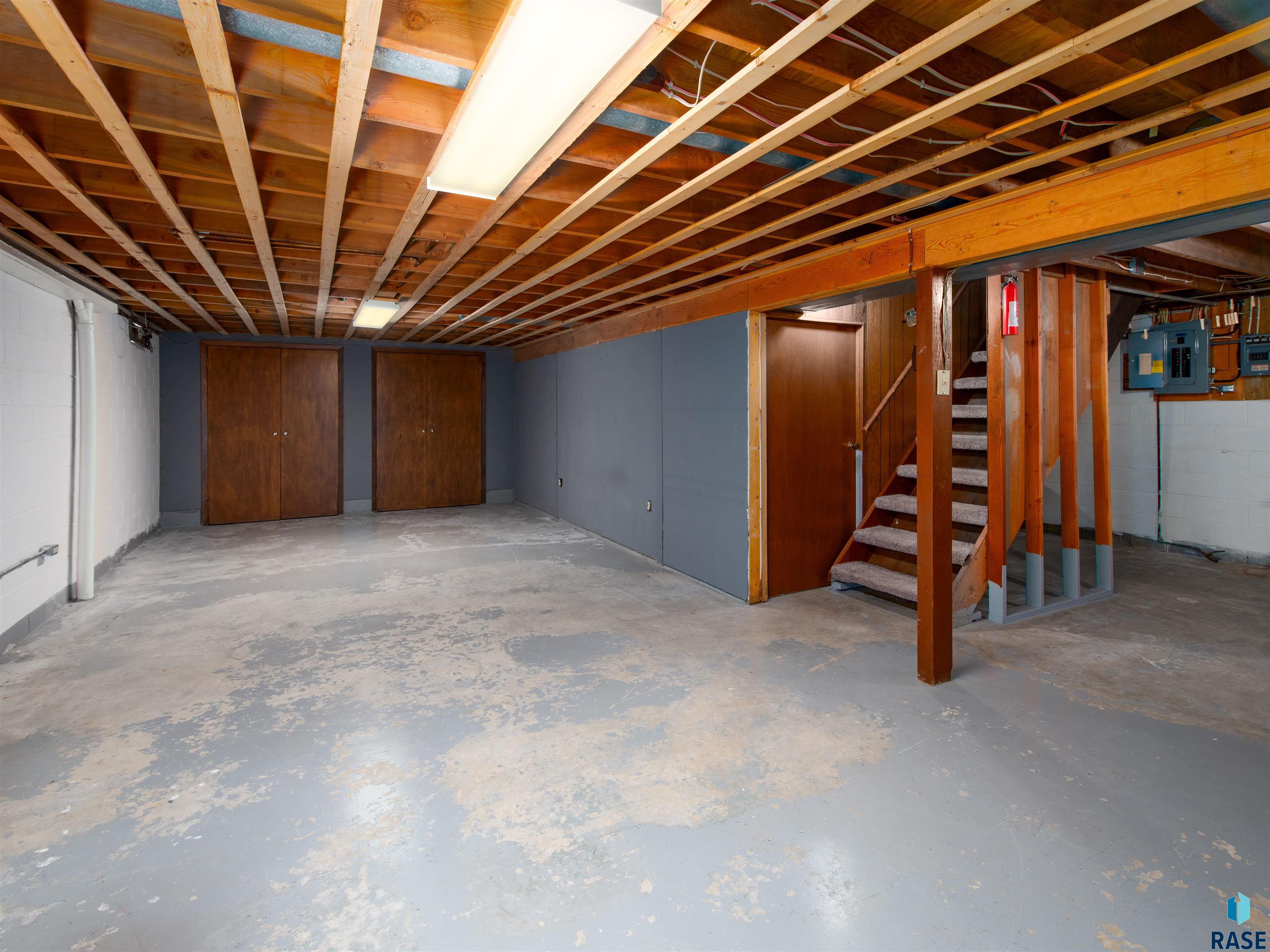 114 Steen St